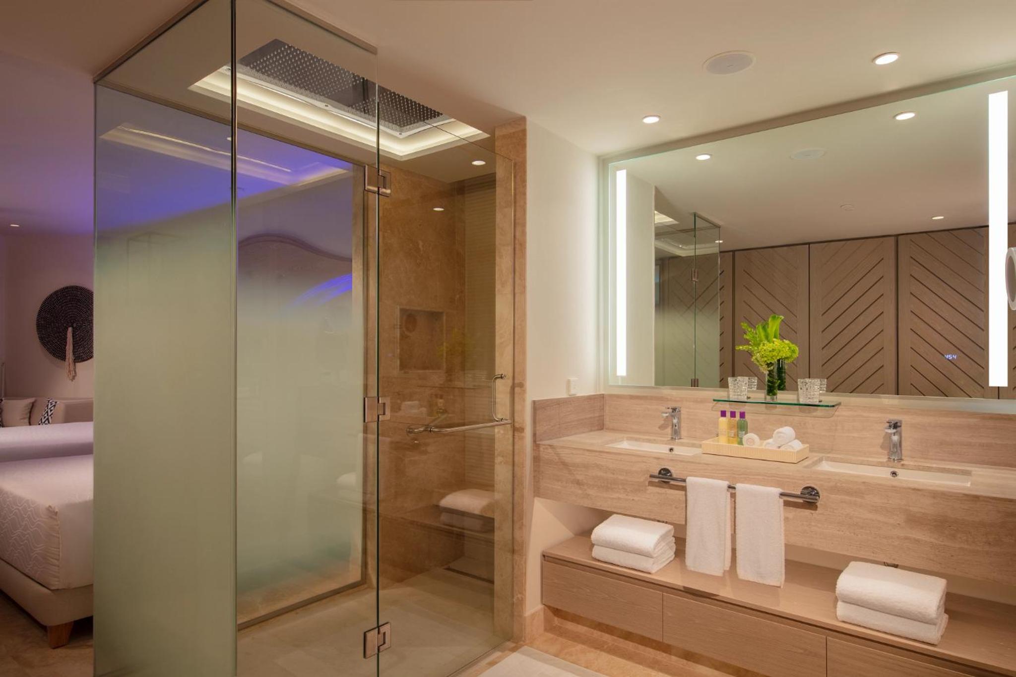 Xcelerate Junior Suite Ocean Front Double - Photo 9