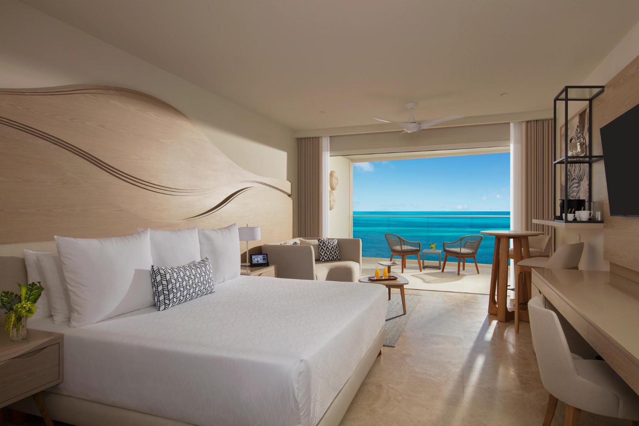 Xcelerate Junior Suite Ocean Front King - Photo 1