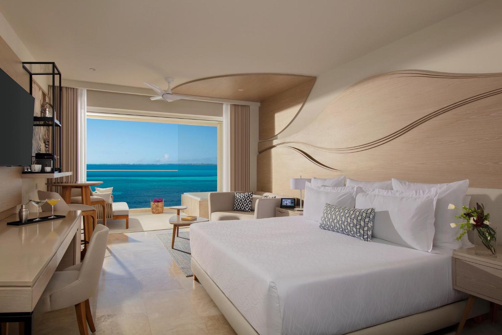 Xhale Club Junior Suite Ocean Front King - Photo 1