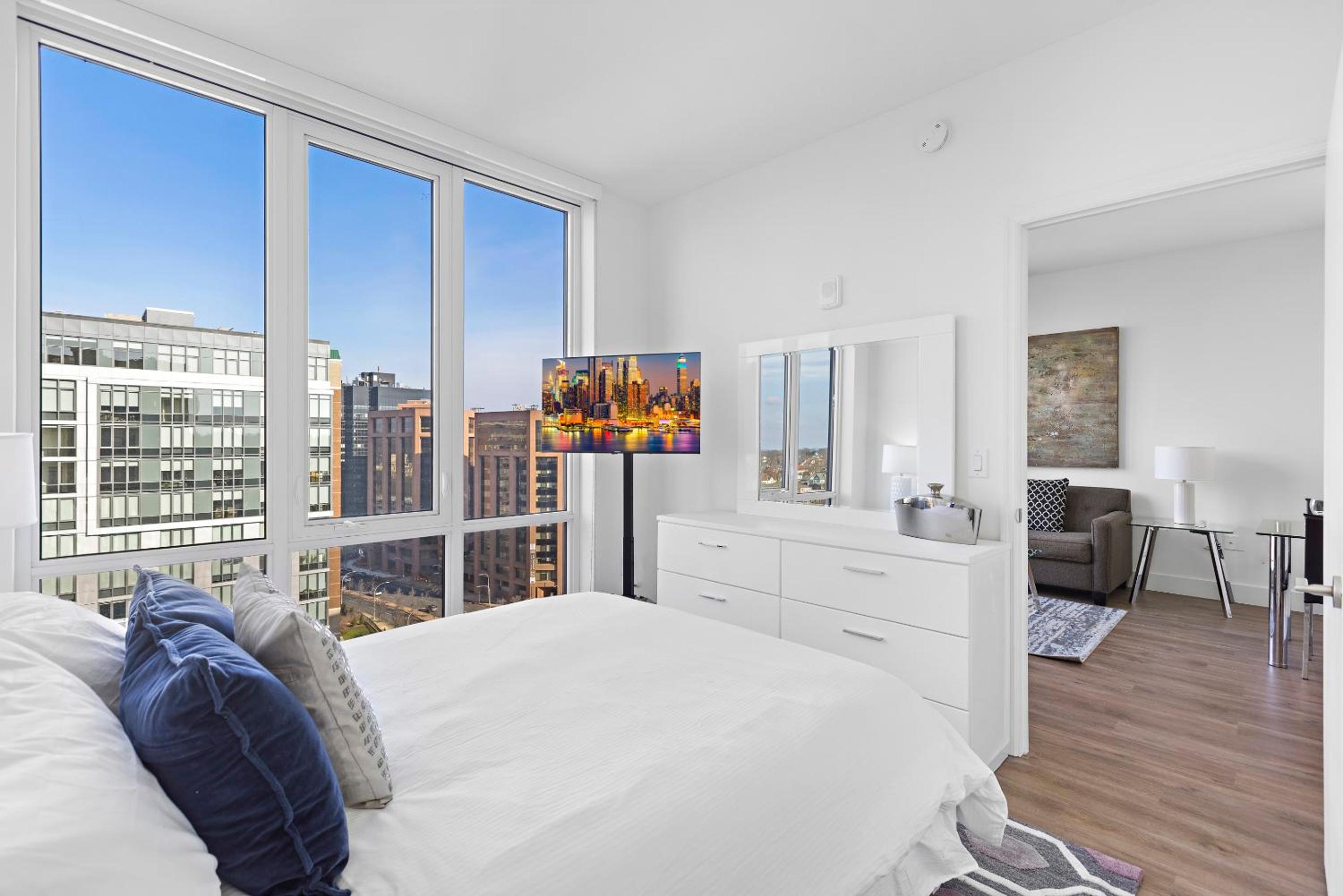 Luxury One Bedroom Apartment photo 2