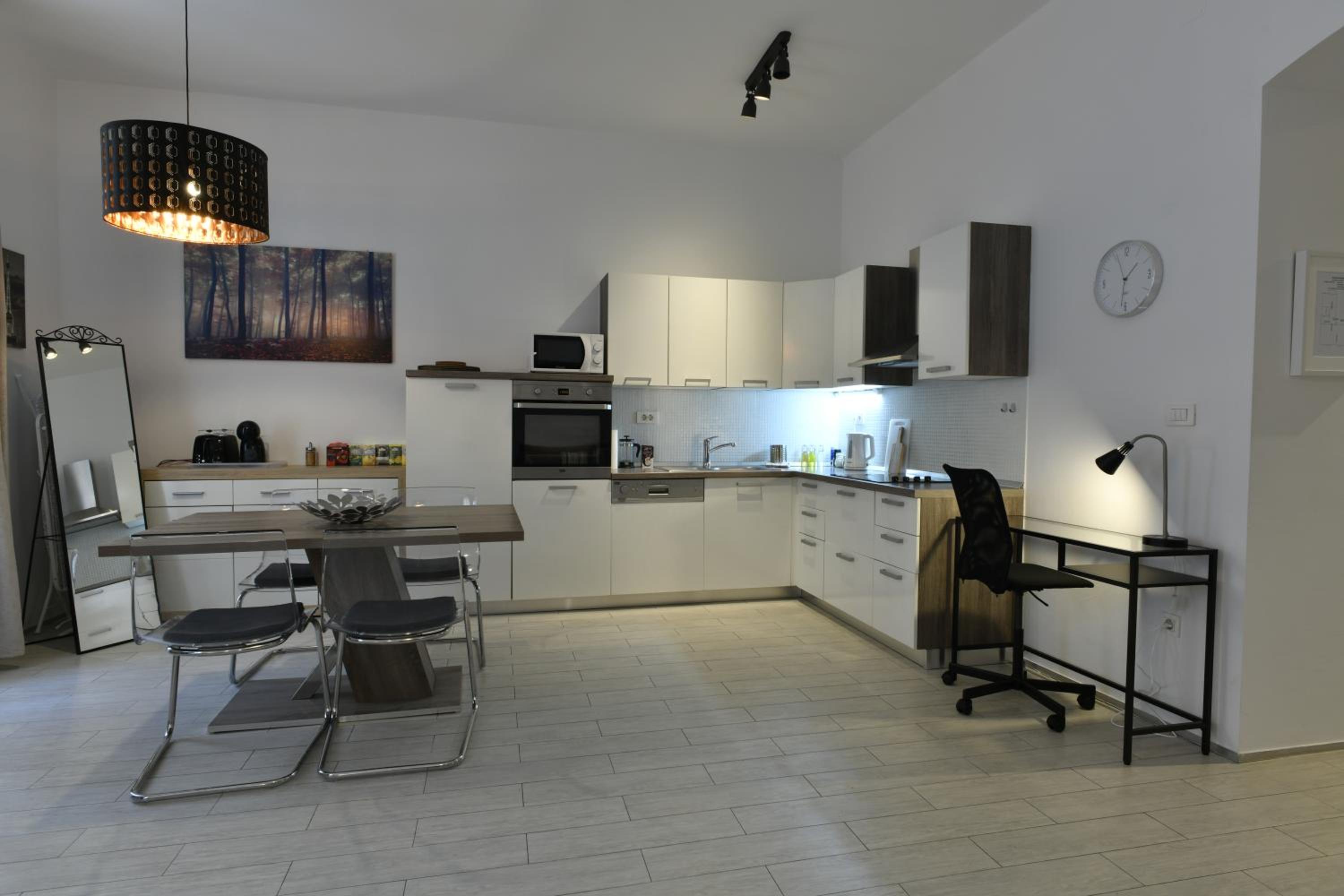 Two-Bedroom Apartment - Photo 19