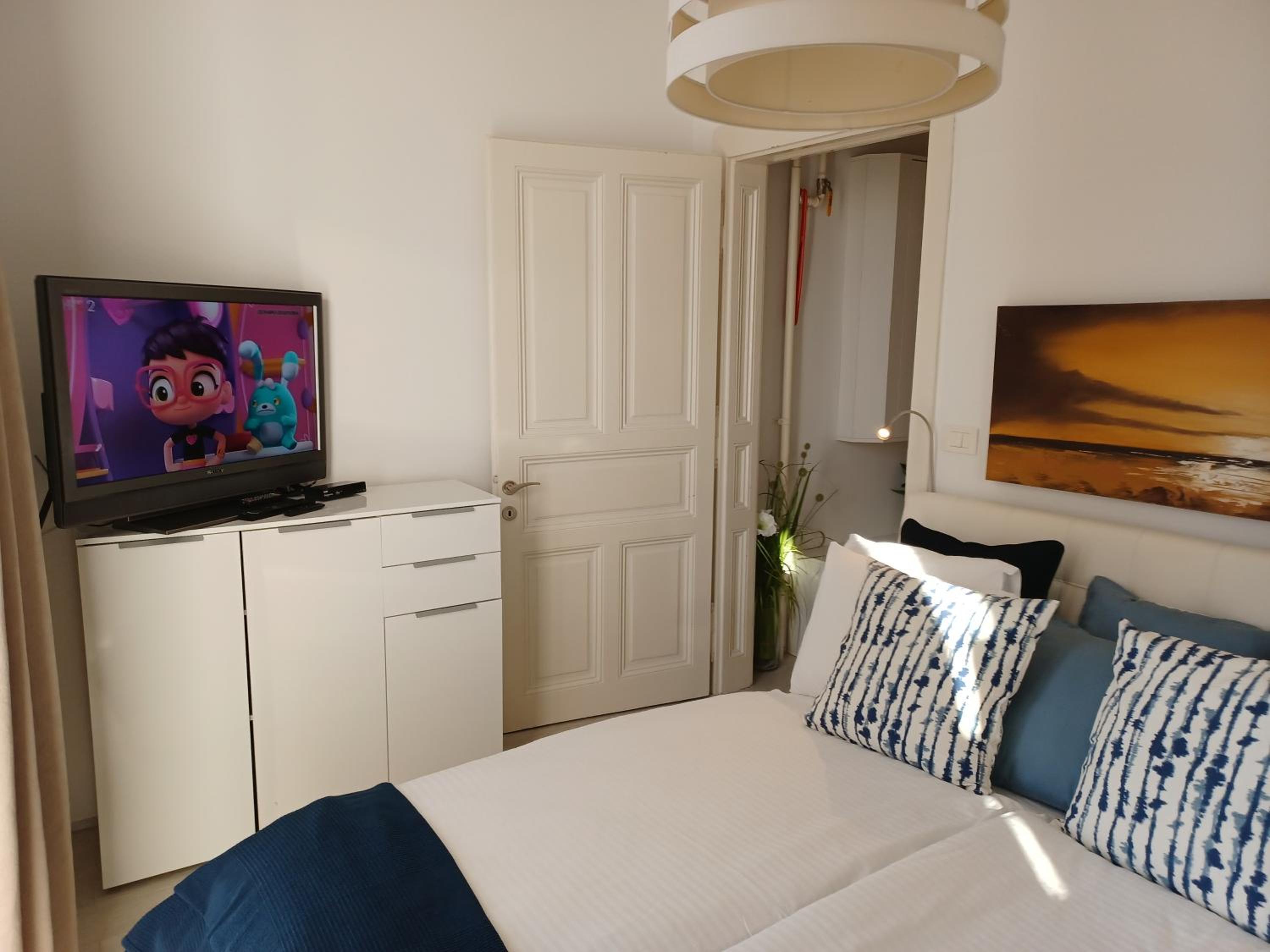 Two-Bedroom Apartment - Photo 4