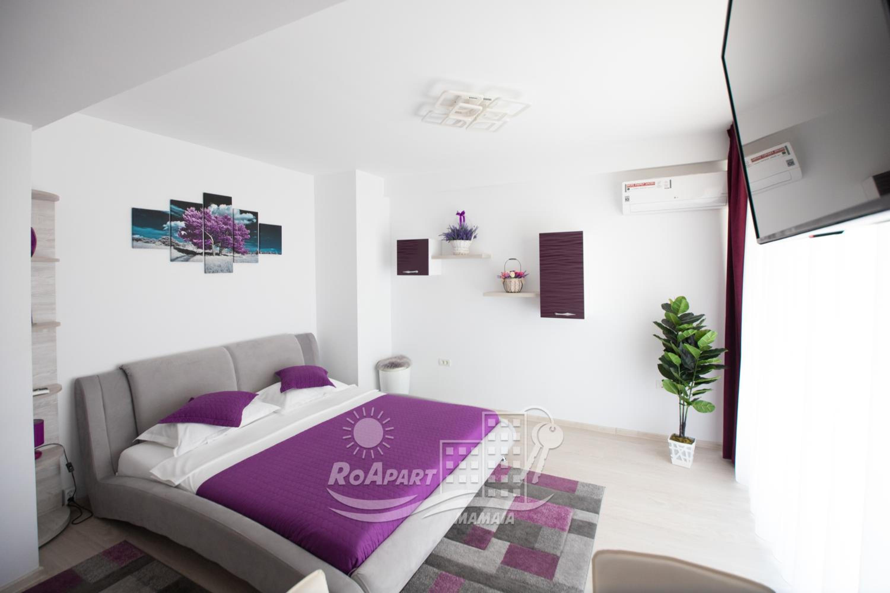 Suite with Lake View