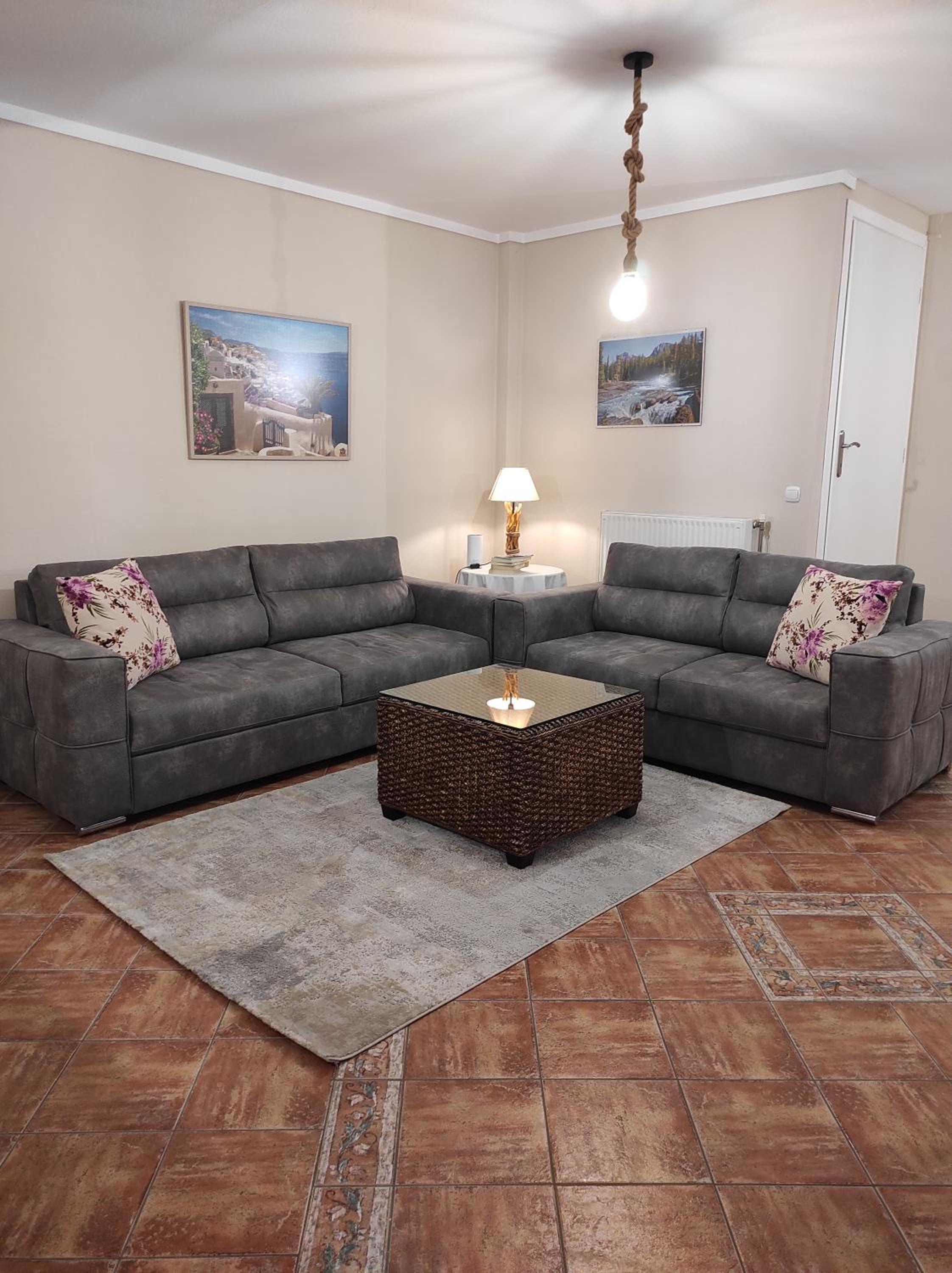 Two-Bedroom House - Photo 1