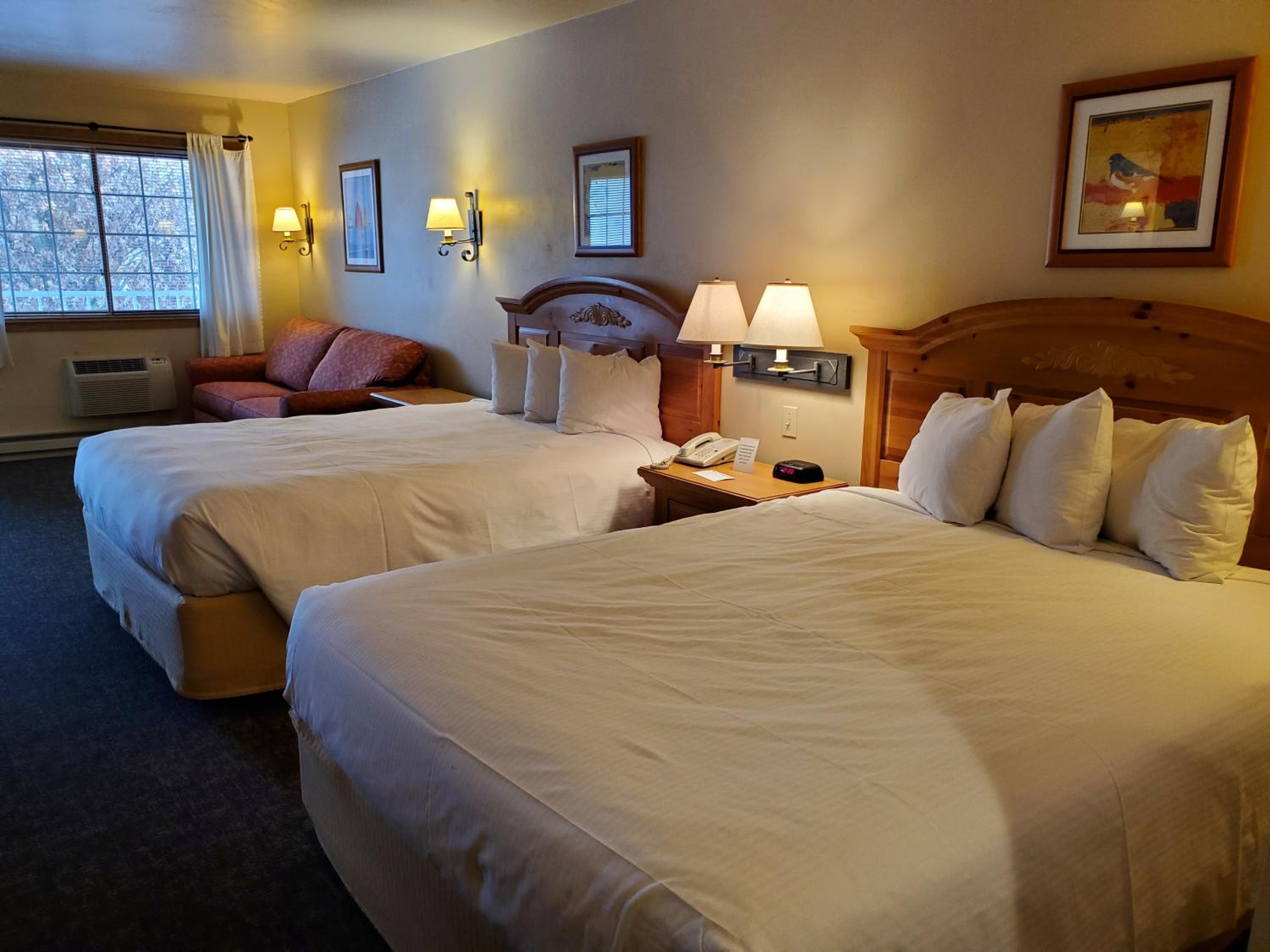 Queen Suite with Sofa Bed photo 1