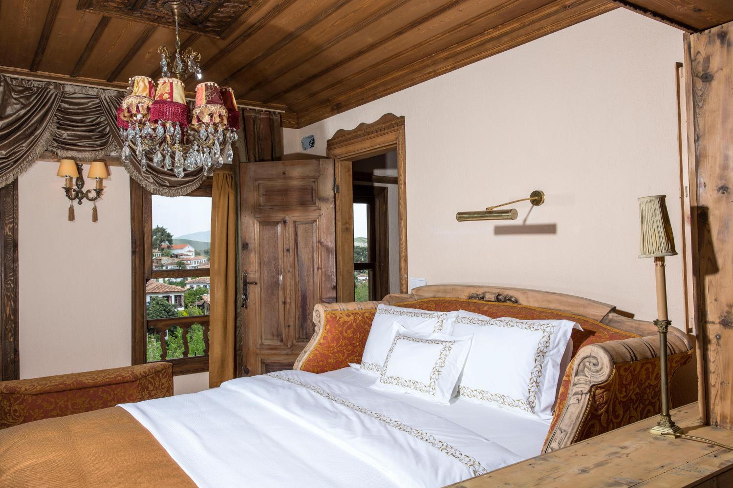Clockmakers Cottage Harem Suite photo 1
