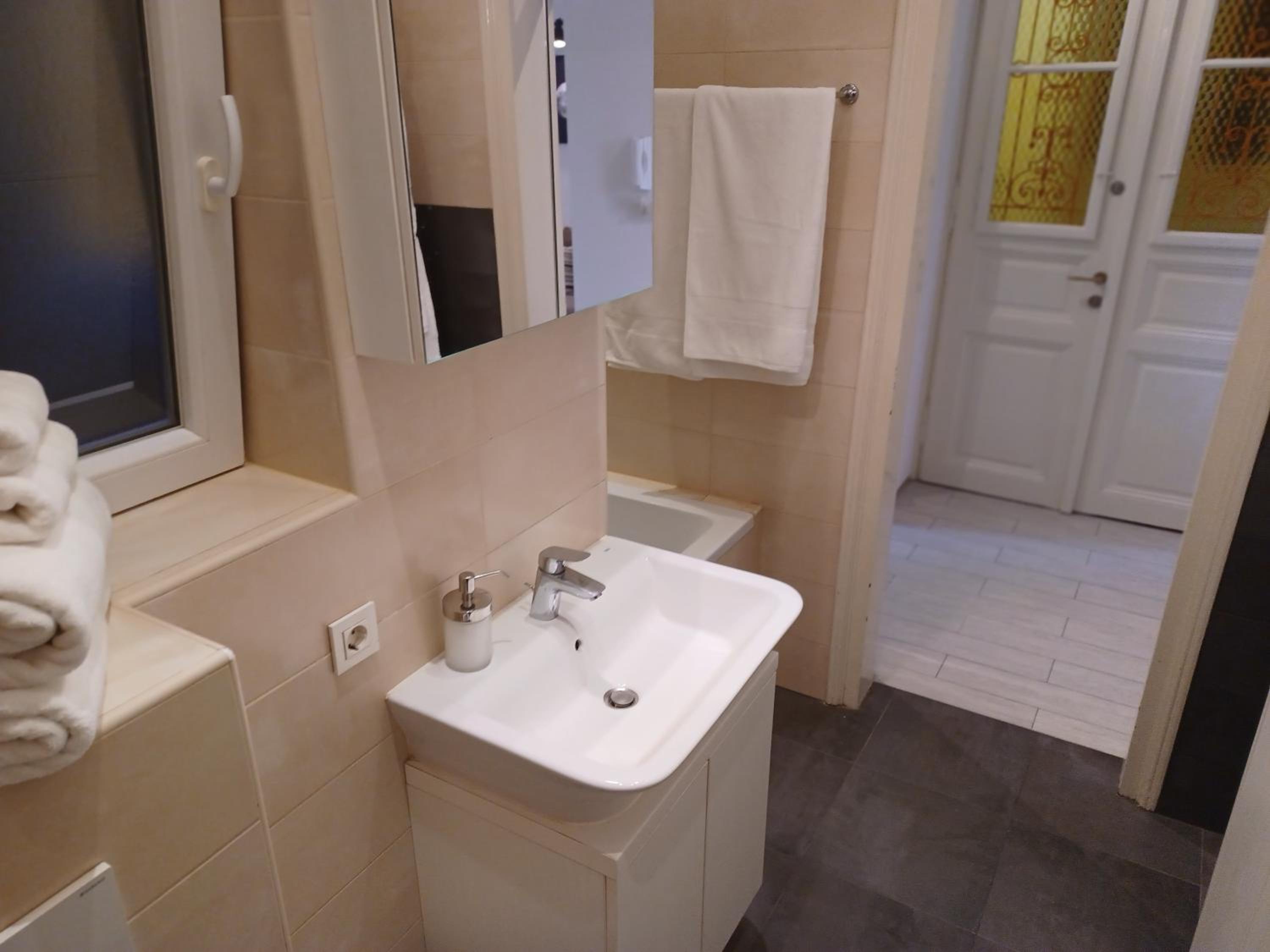 Two-Bedroom Apartment - Photo 8