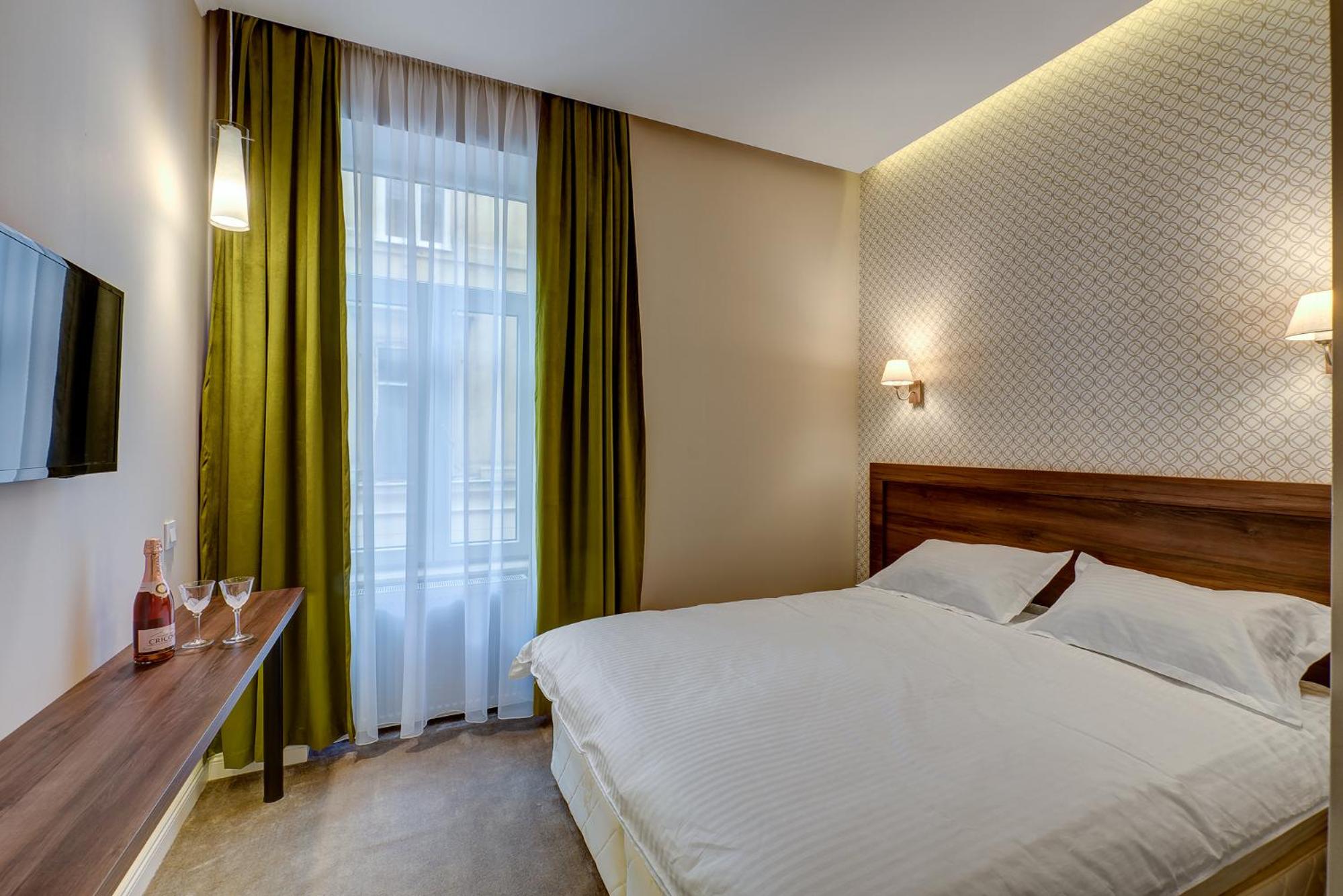 Double Room - Photo 4
