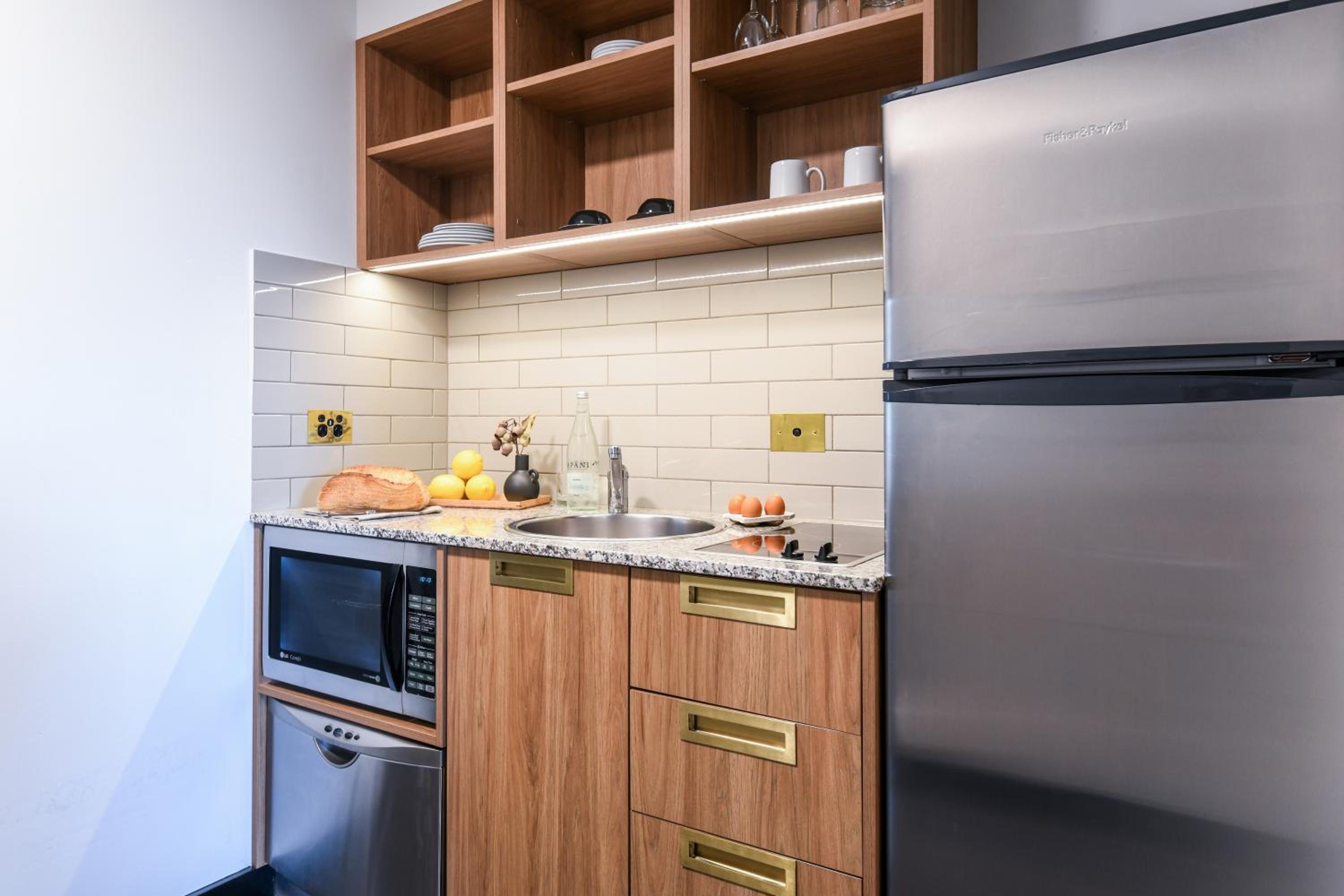 One Bedroom Kitchen Apartment - Photo 12
