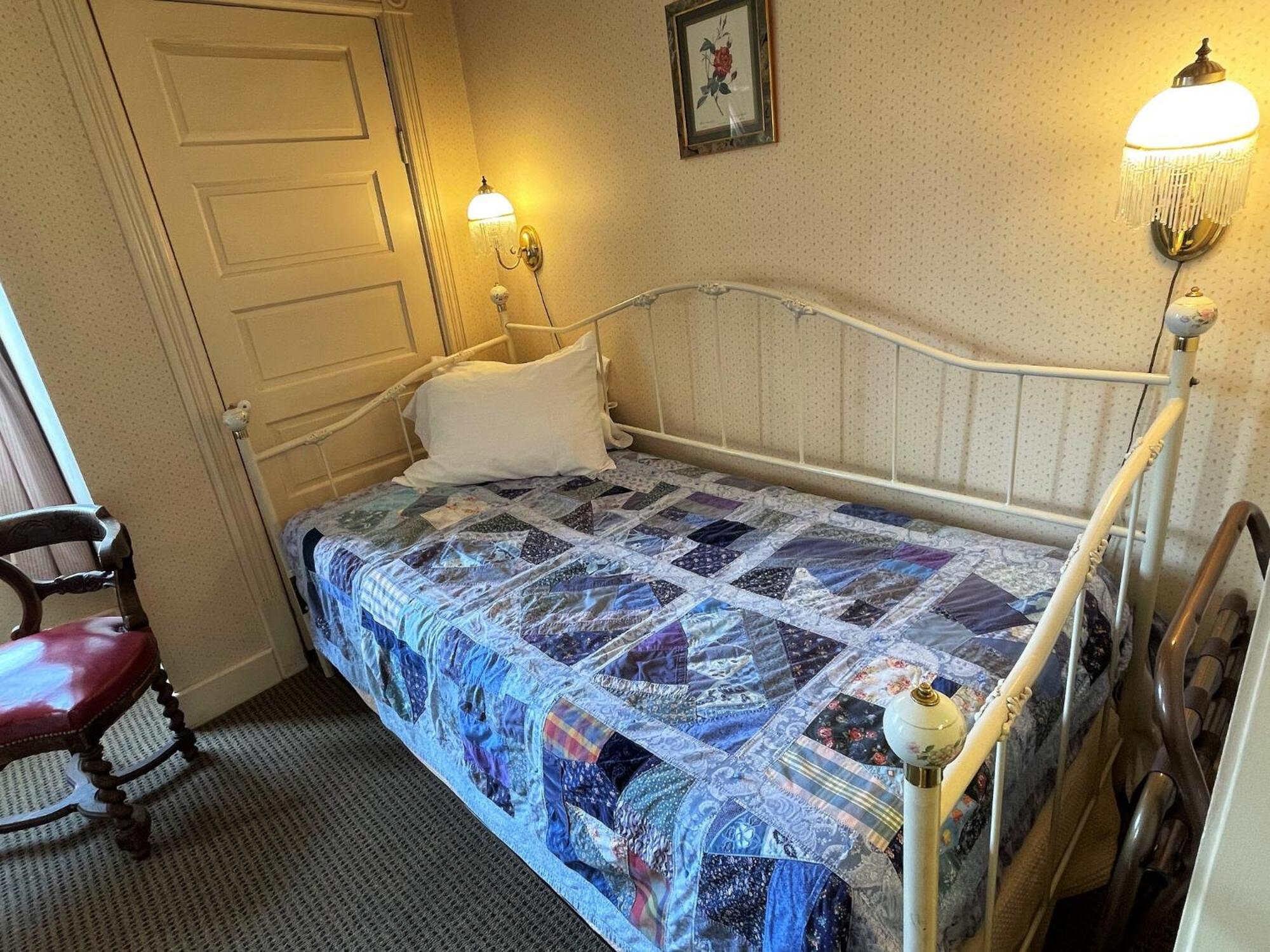 Deluxe Triple Room photo 3