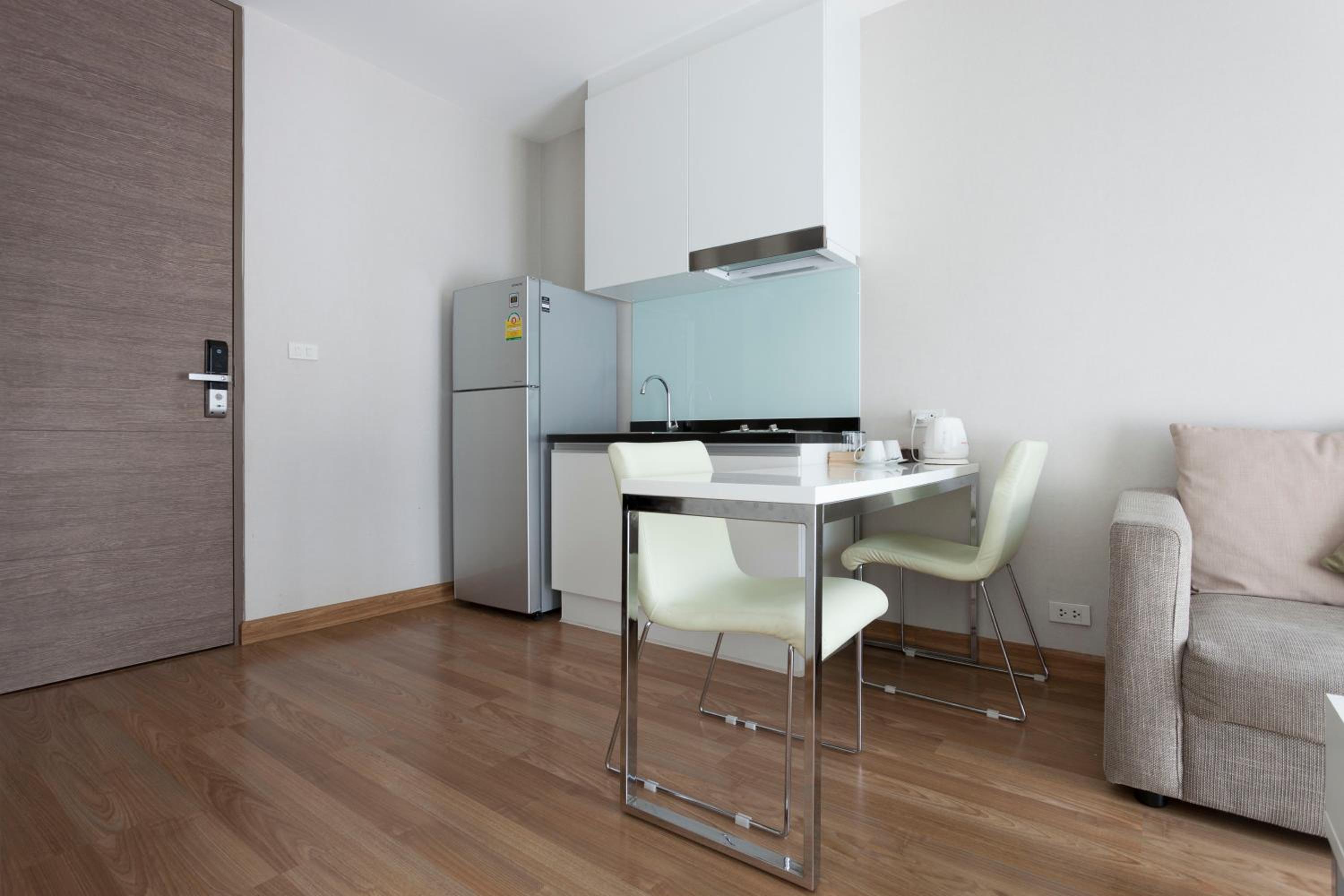 One-Bedroom Apartment - Photo 17