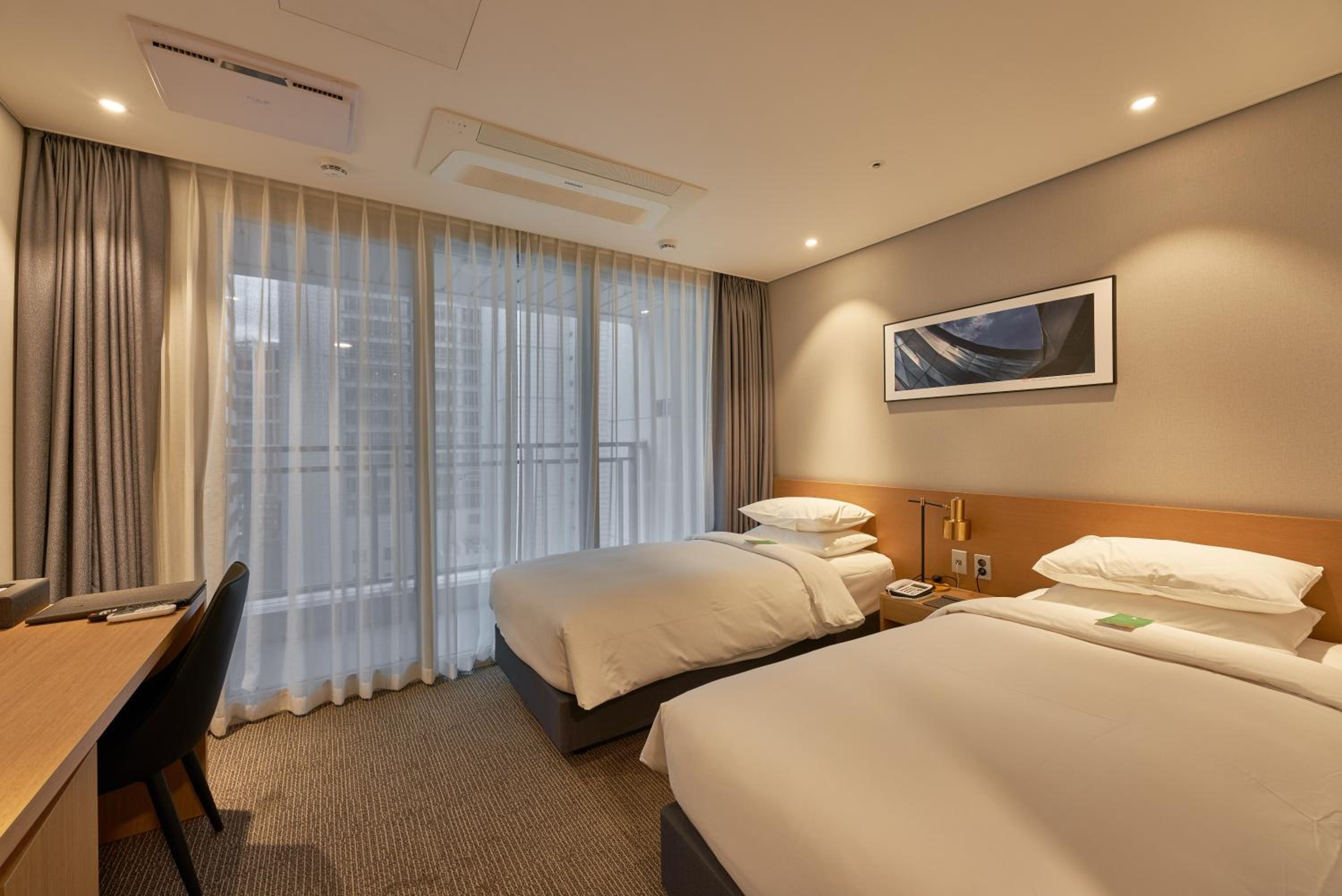 Deluxe Twin Room - Photo 1