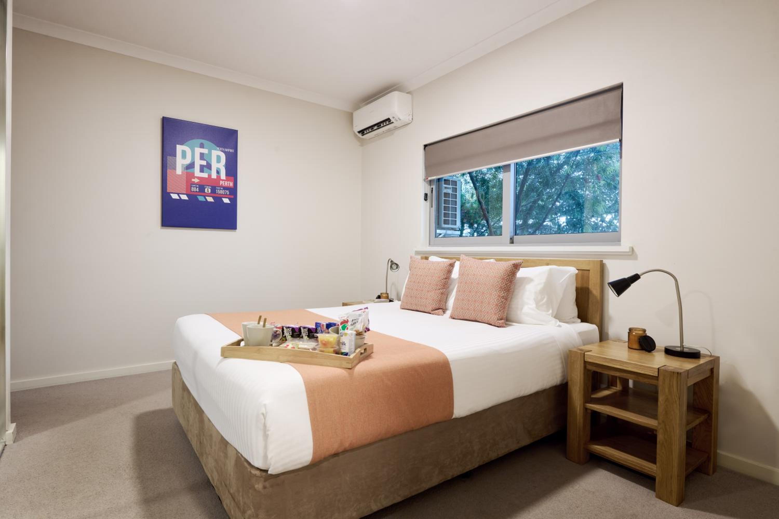 Two-Bedroom Apartment with Courtyard photo 2