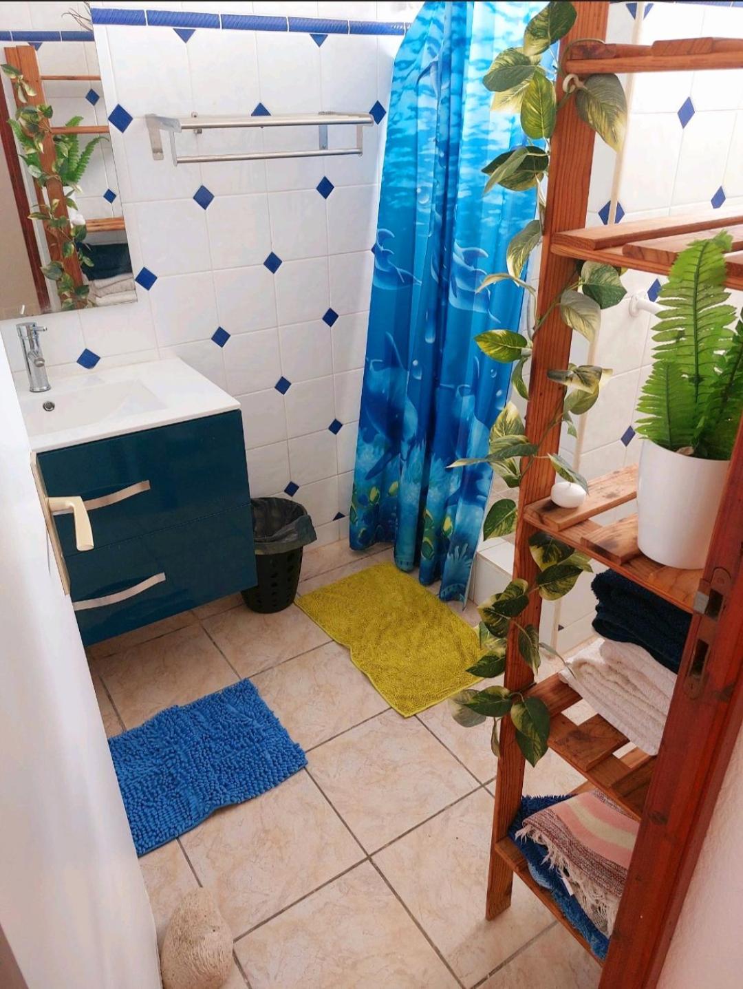 One-Bedroom Apartment - Photo 8