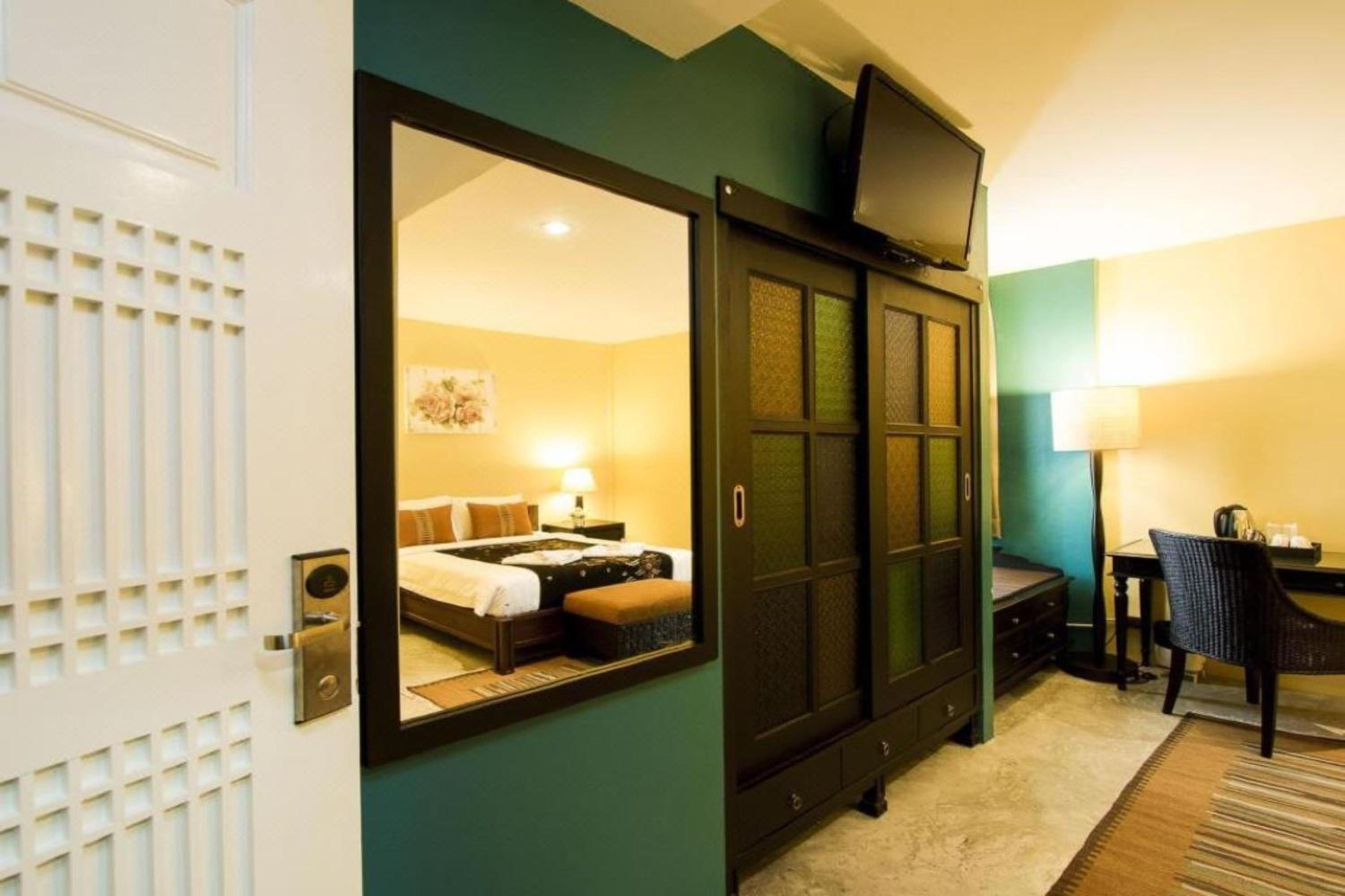 Standard Queen Room photo 2