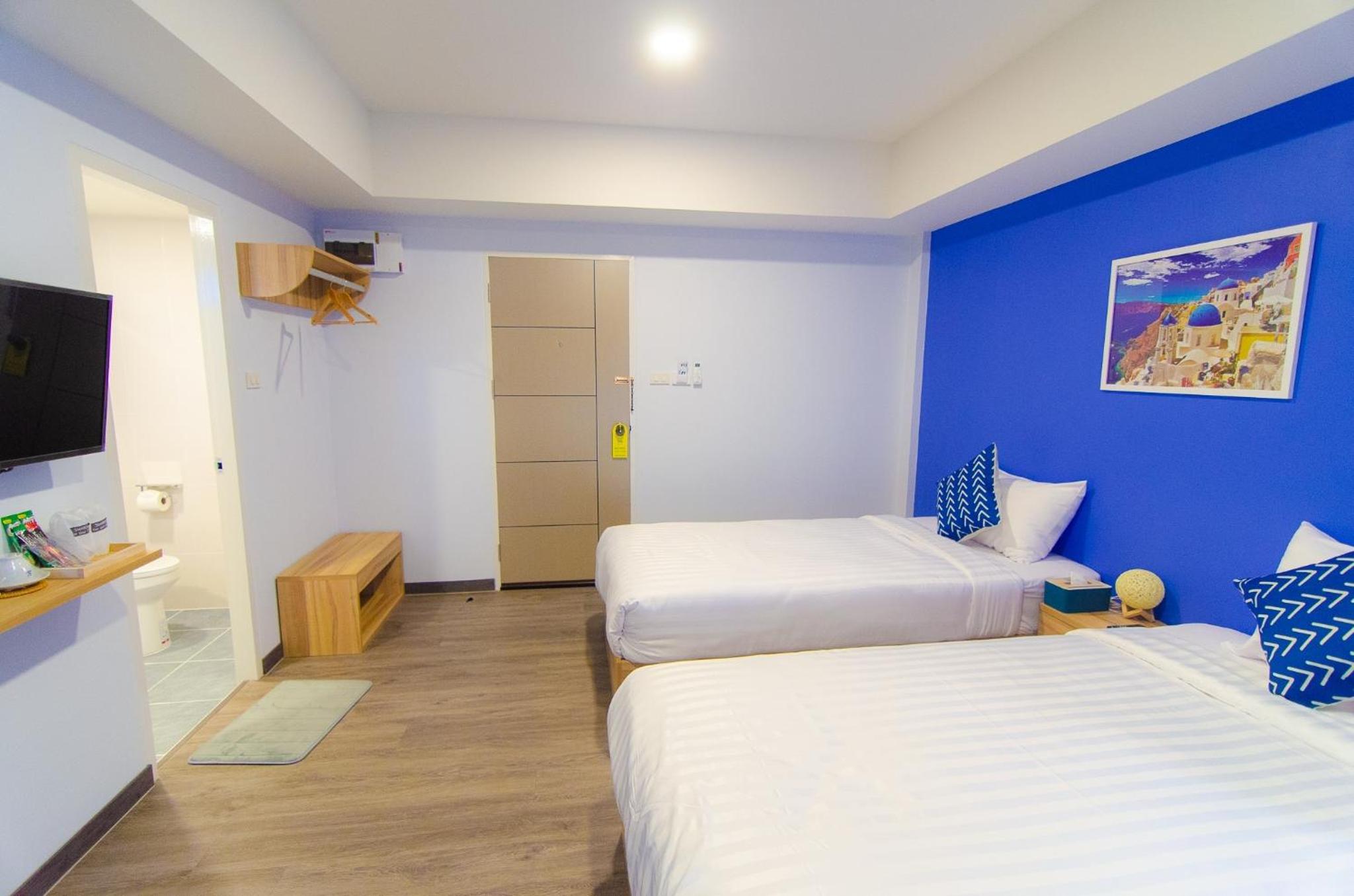 Twin Room - Photo 8