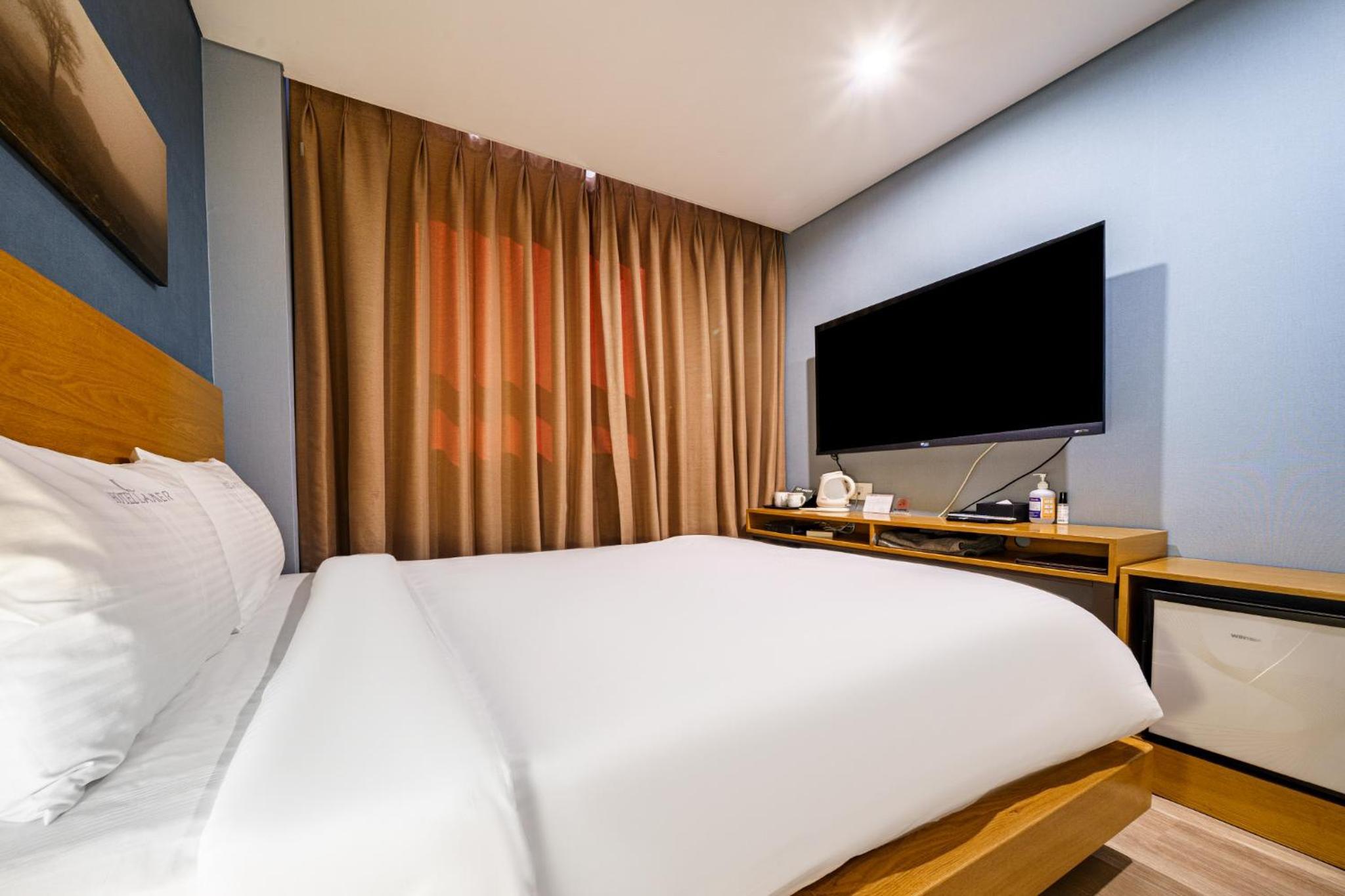 Business Double Room - Photo 9