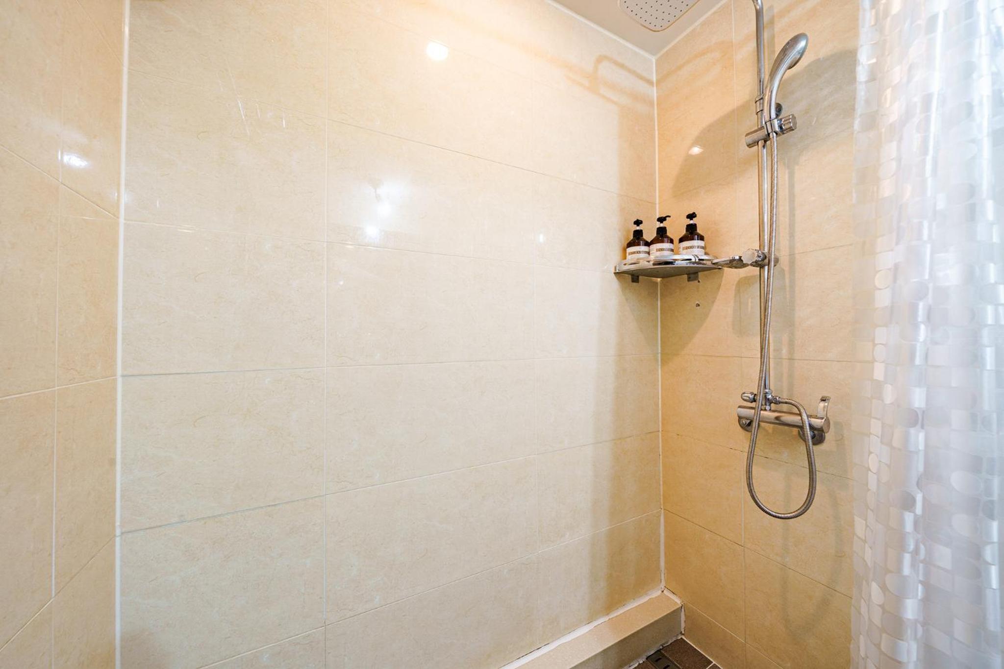 Business Double Room - Photo 4
