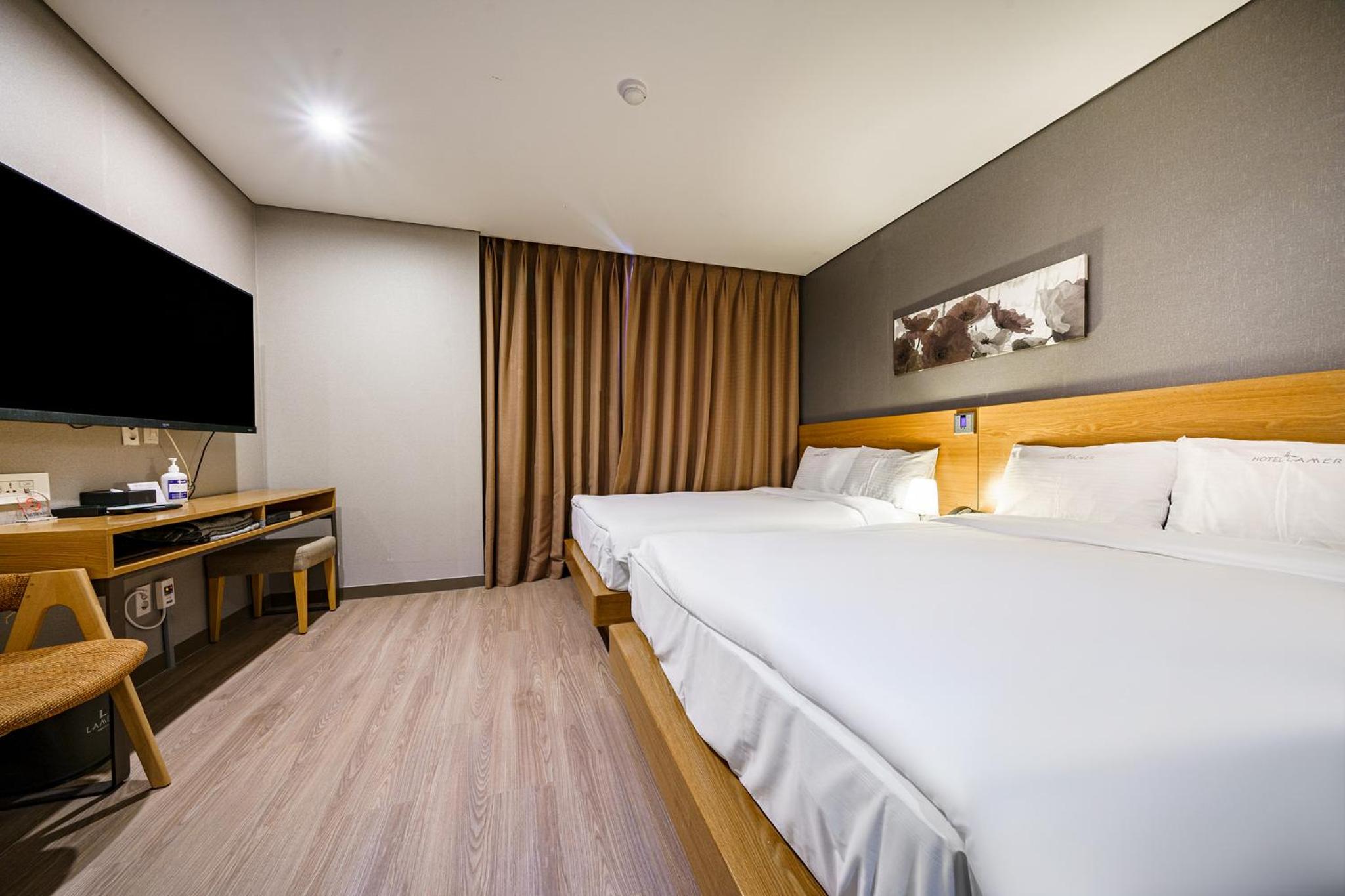 Deluxe Twin Room - Photo 9