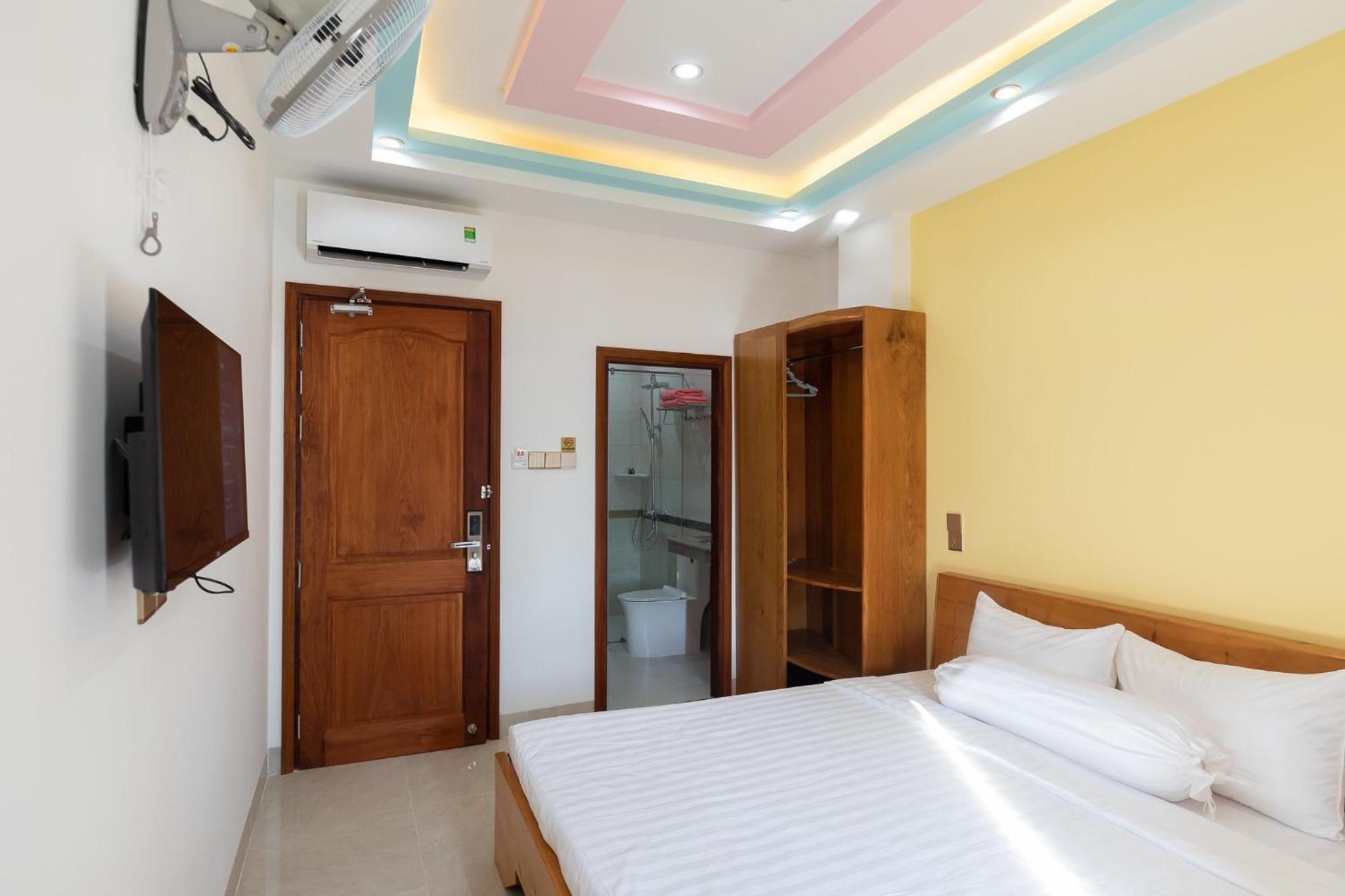 Quadruple Room - Photo 11