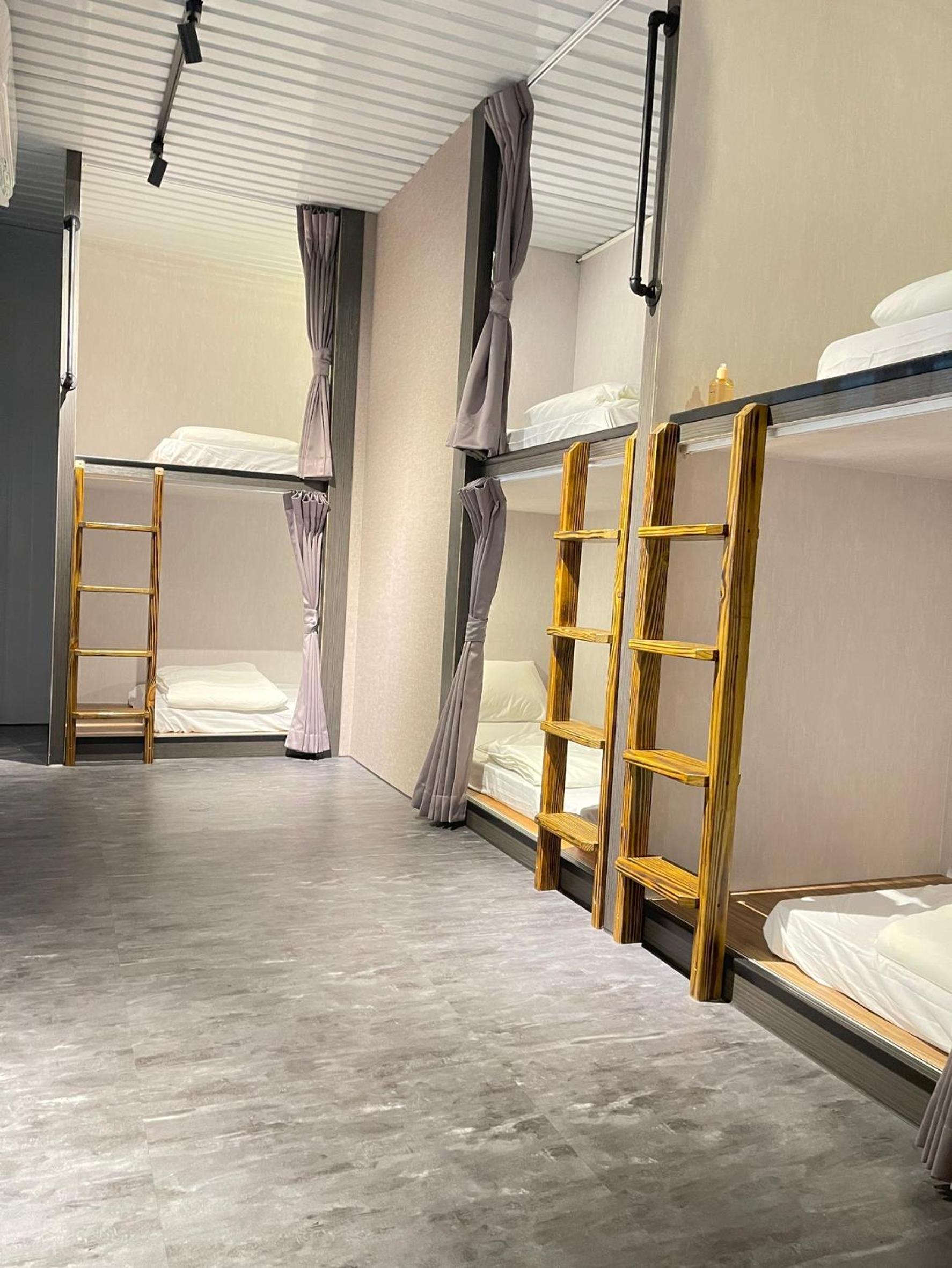 6-Bed Female Dormitory Room photo 1