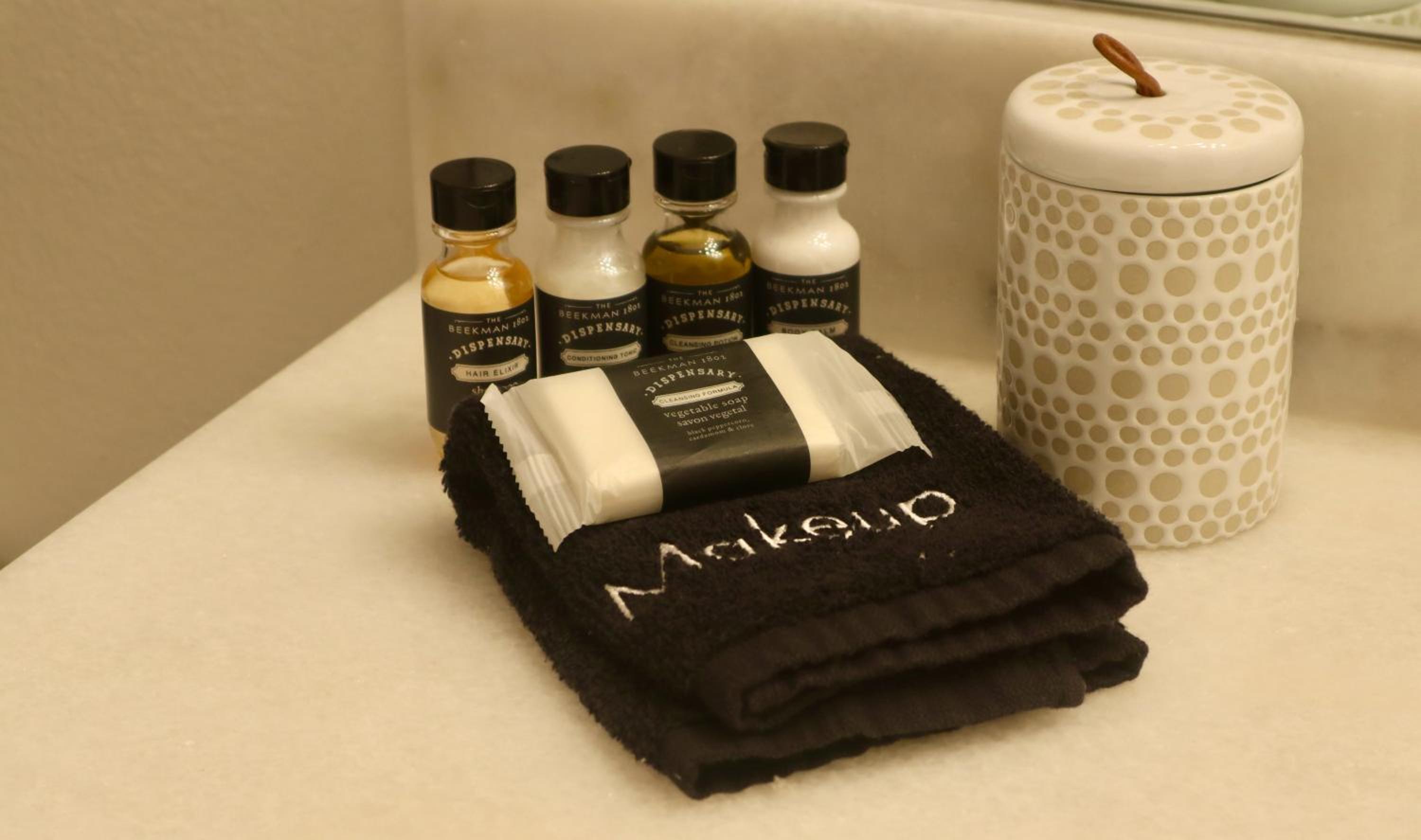 Deluxe King Studio - Photo 2