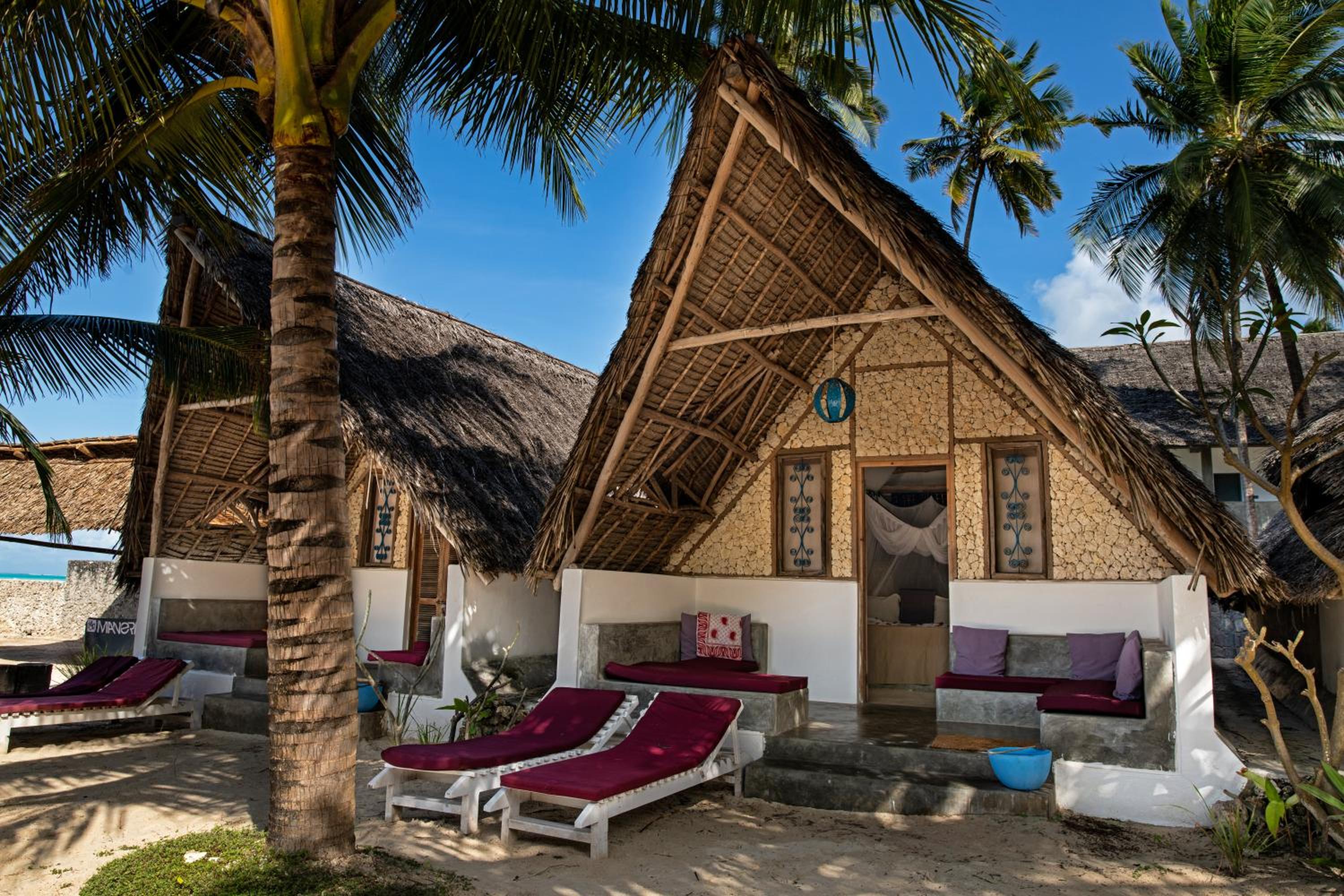 Bungalow with Pool View - Photo 5