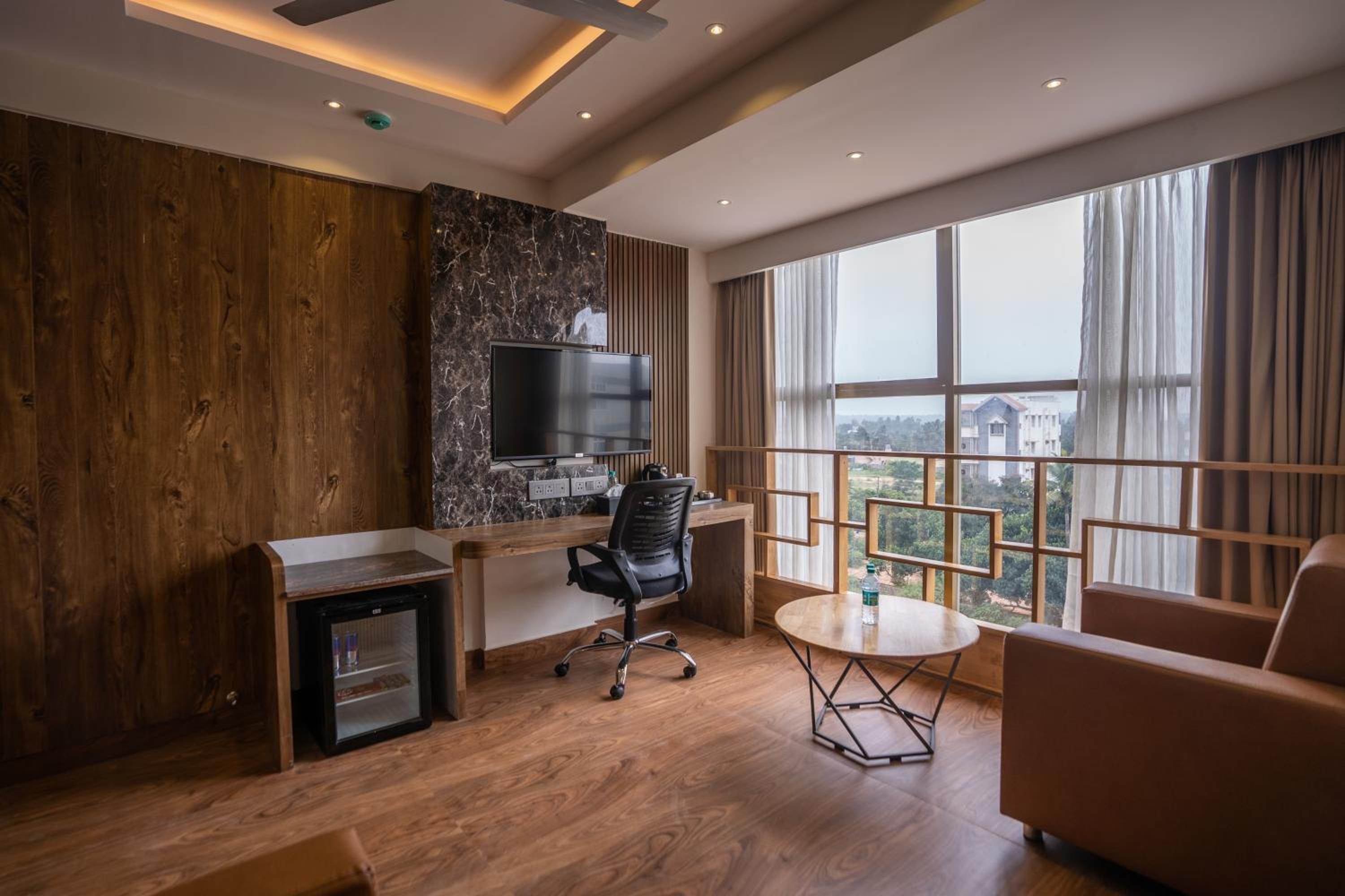 Suite - Photo 2