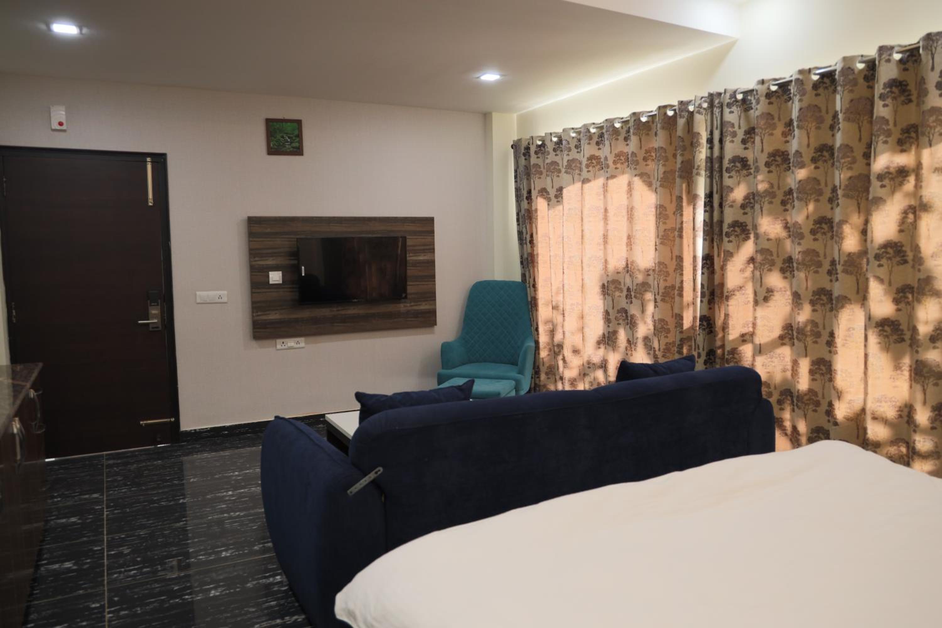 Studio Apartment photo 2