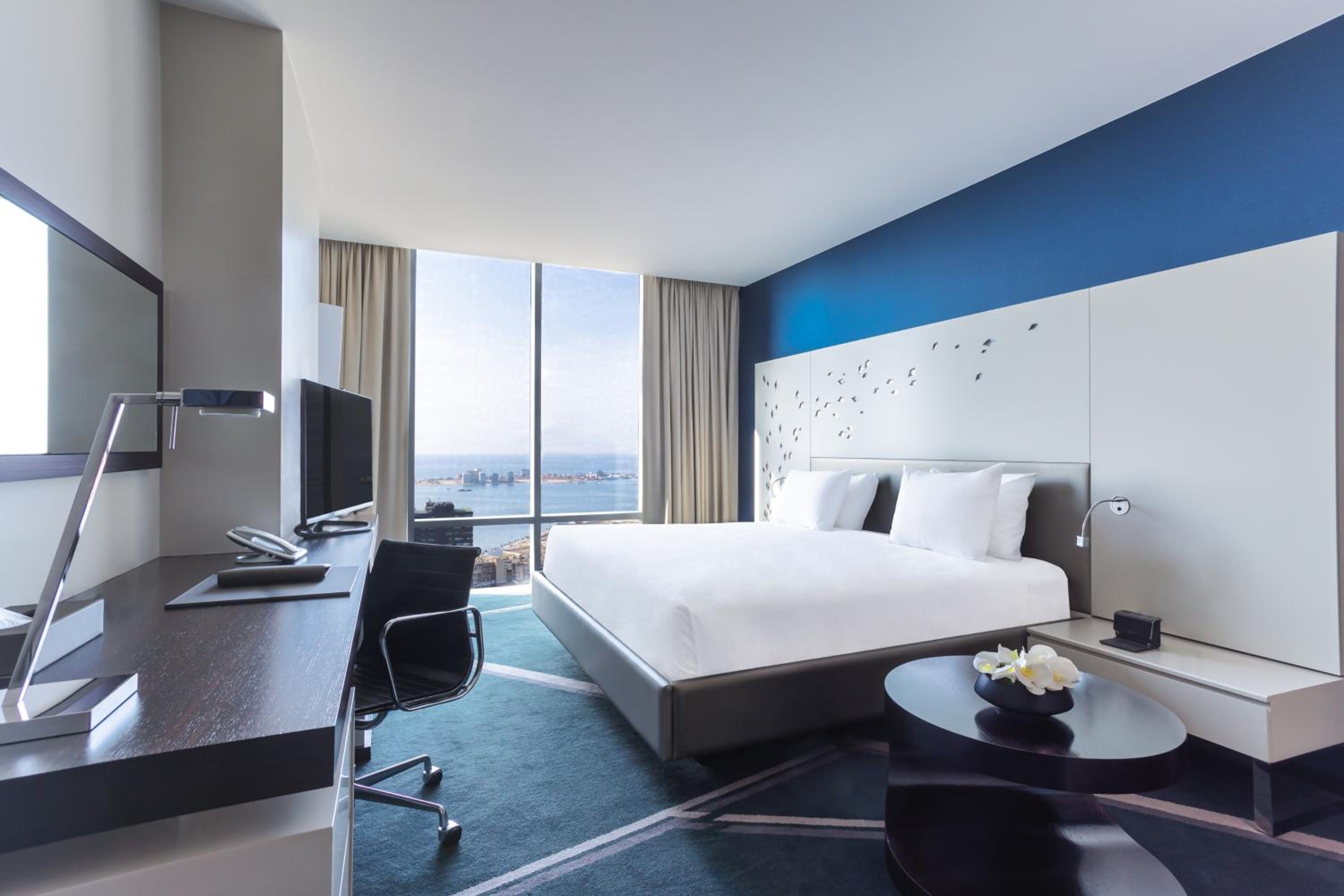 Classic King Room - Club Lounge Access