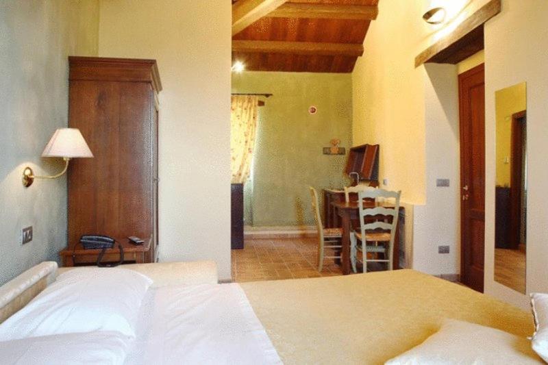 Studio (2 Adults)