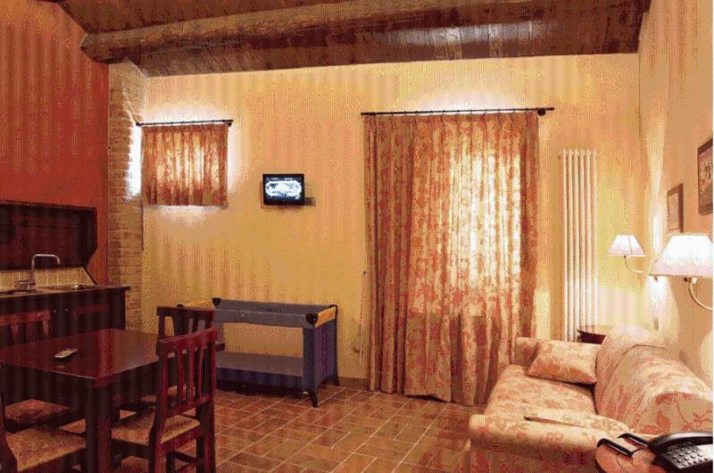 One-Bedroom Apartment (4 Adults)