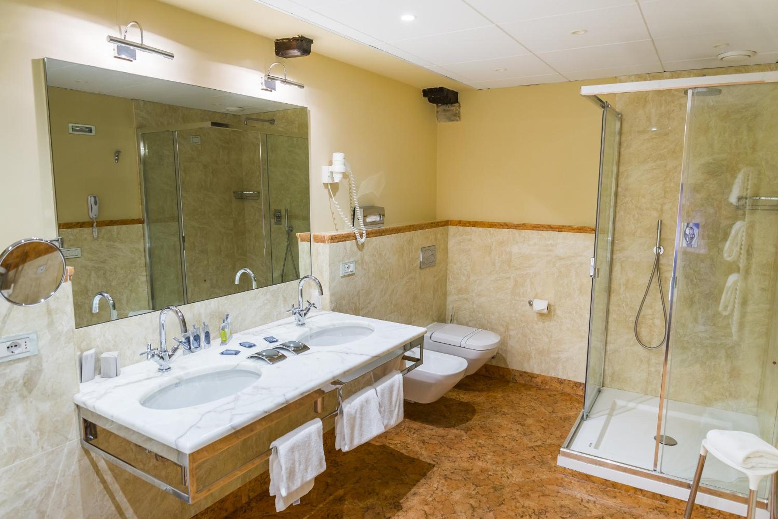 Junior Suite - Photo 6