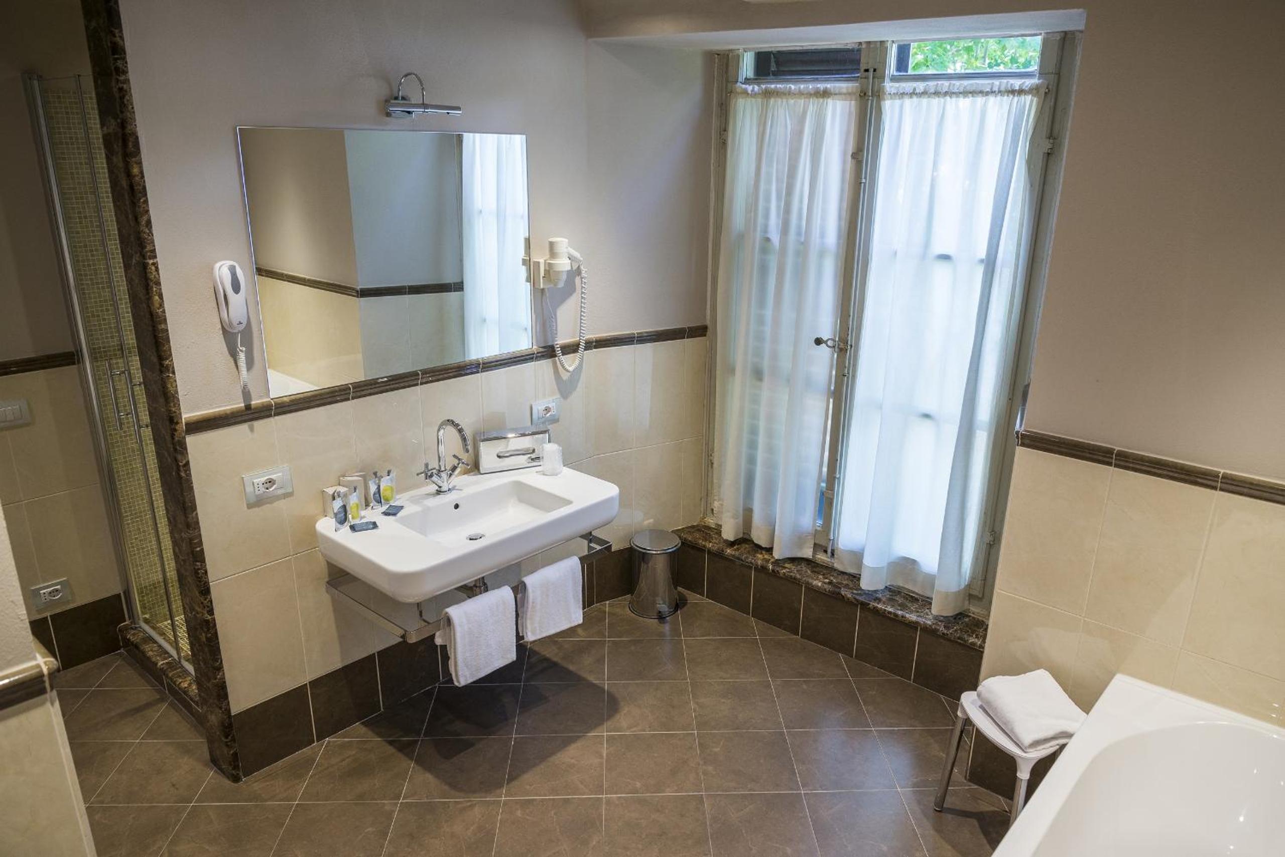 Superior Double Room - Photo 17