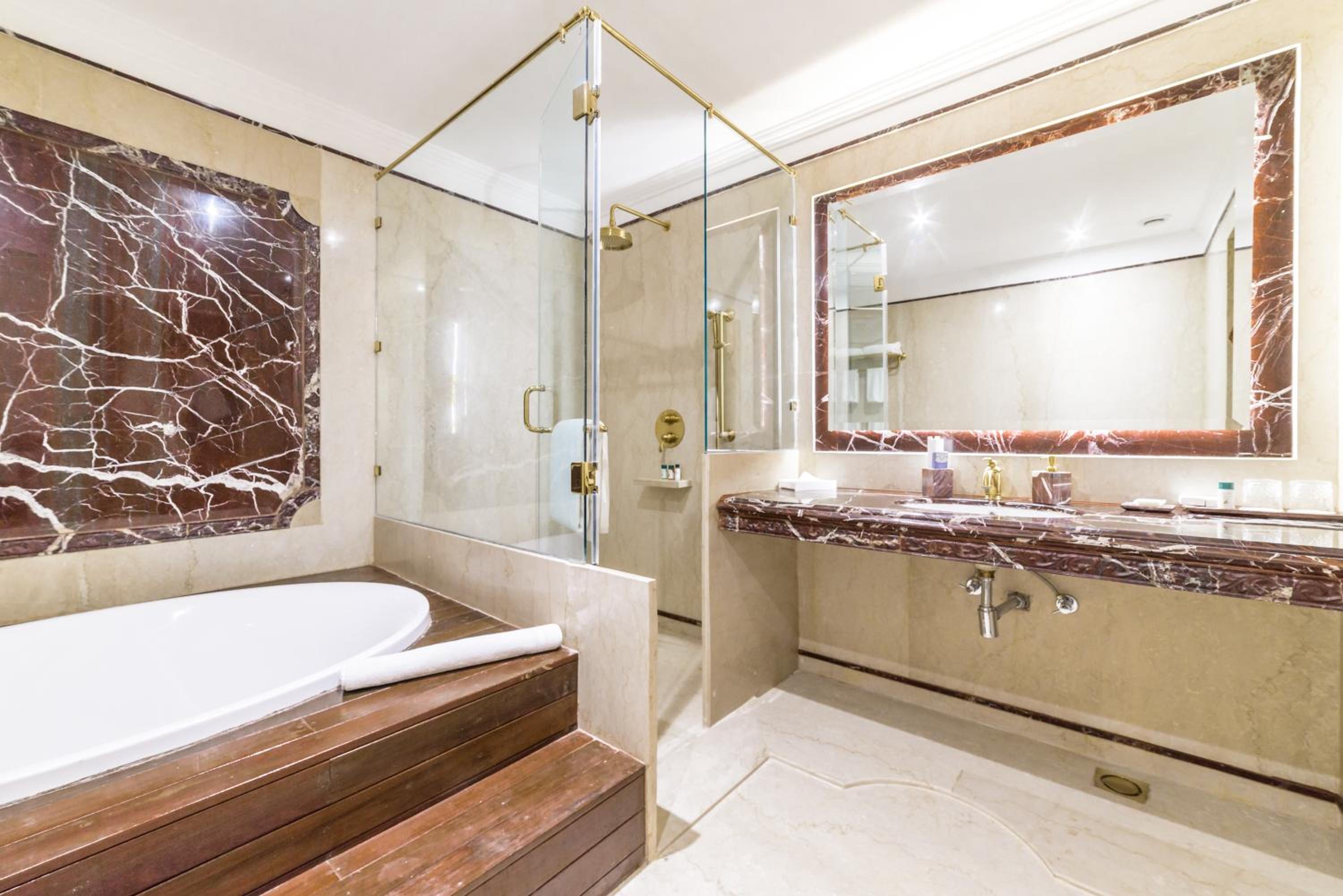 Family Suite - Photo 10