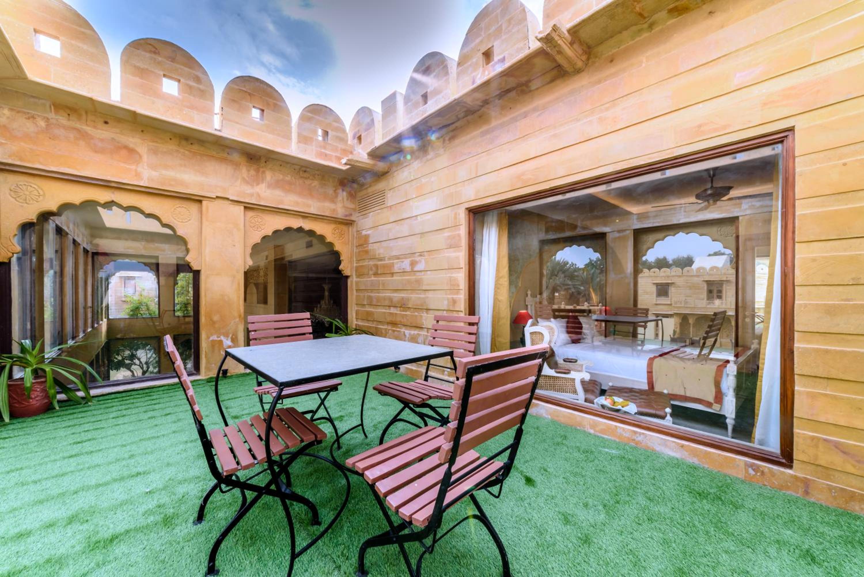 Palace Room with Private Terrace - Photo 10