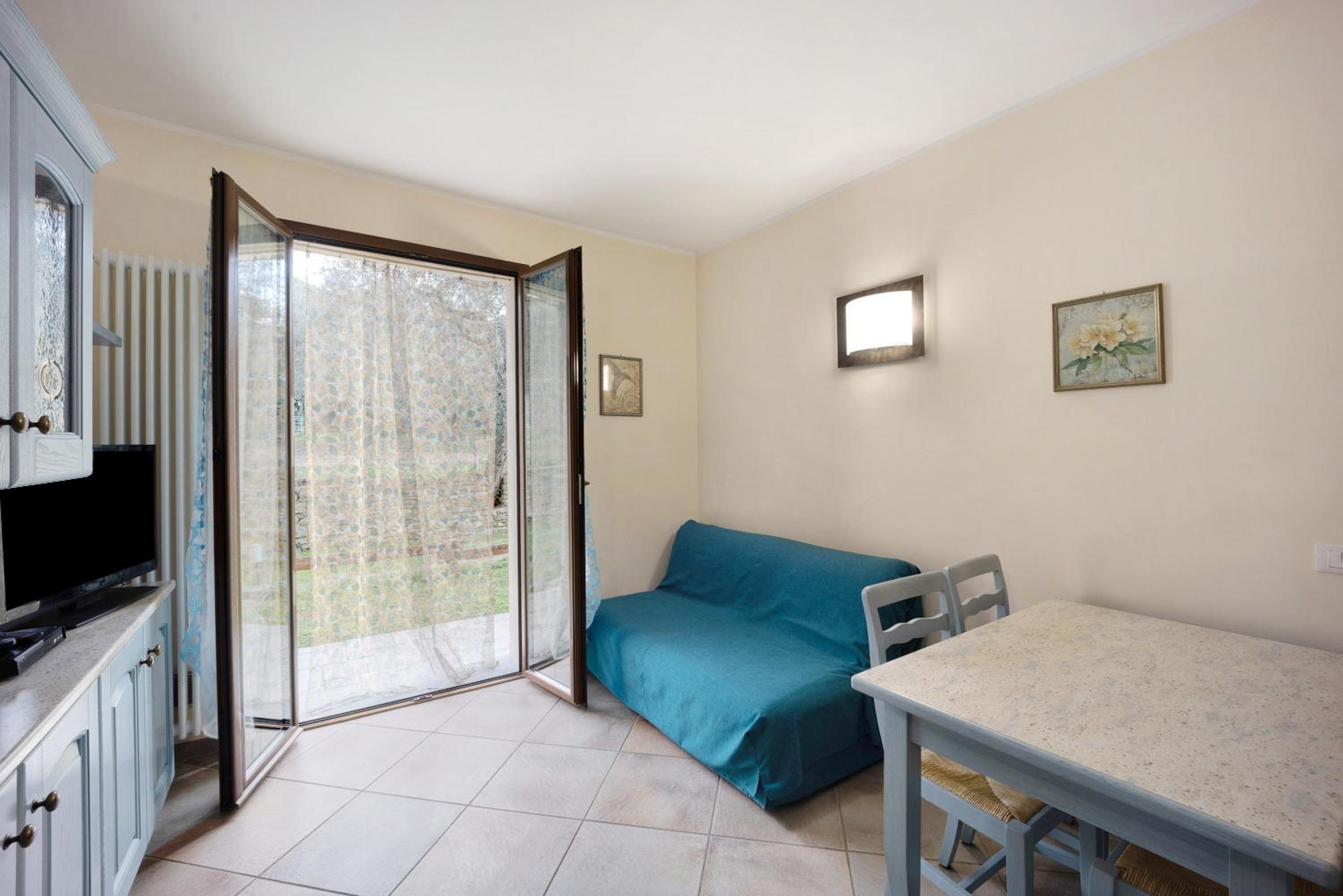 One-Bedroom Apartment with Garden View photo 1