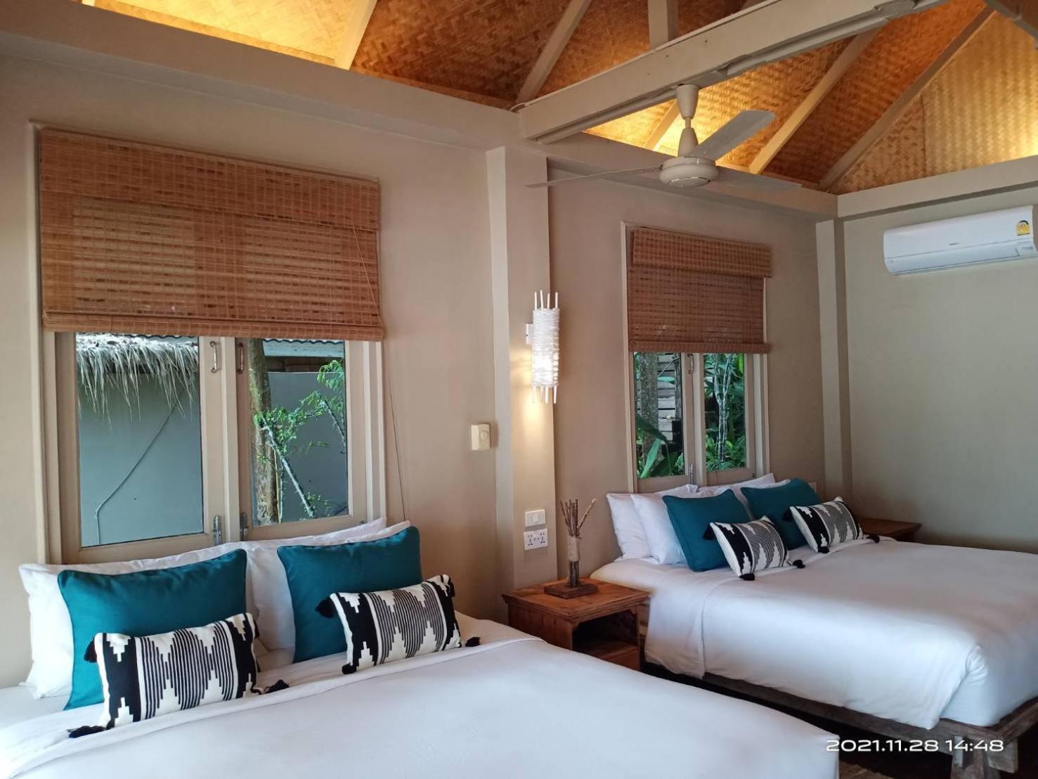 Beachfront Villa - Photo 2