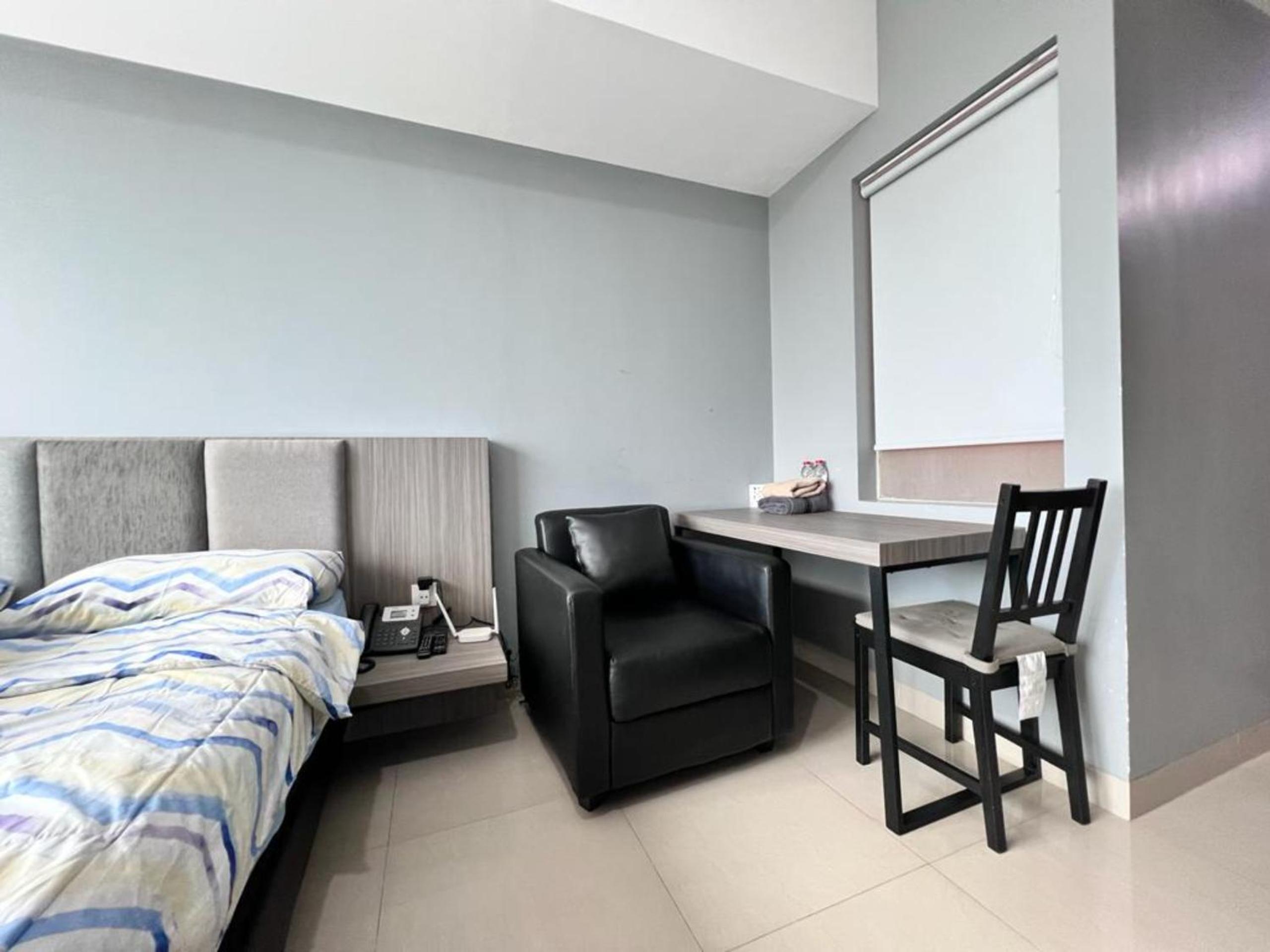 One-Bedroom Apartment - Photo 6