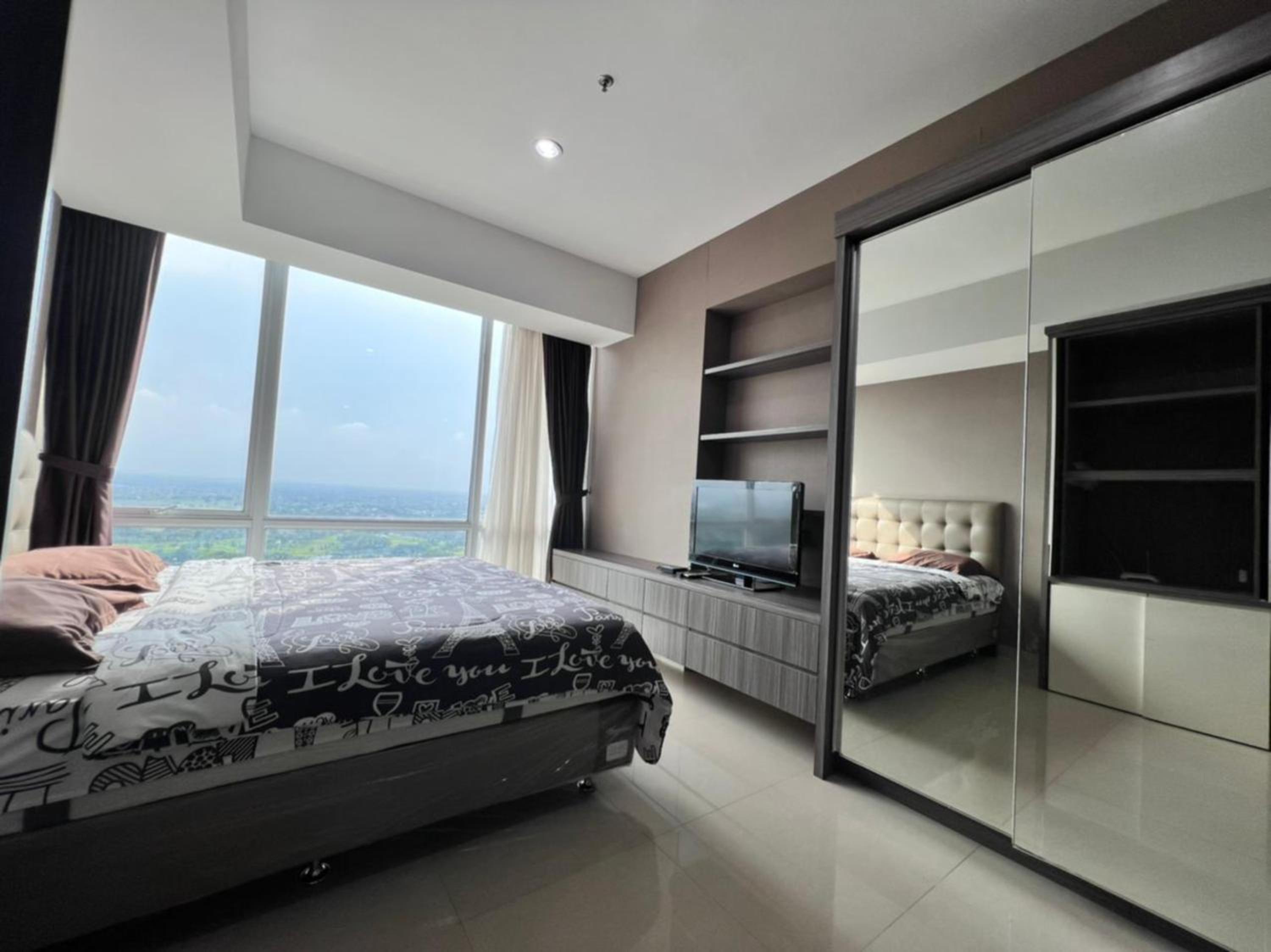 One-Bedroom Apartment - Photo 8