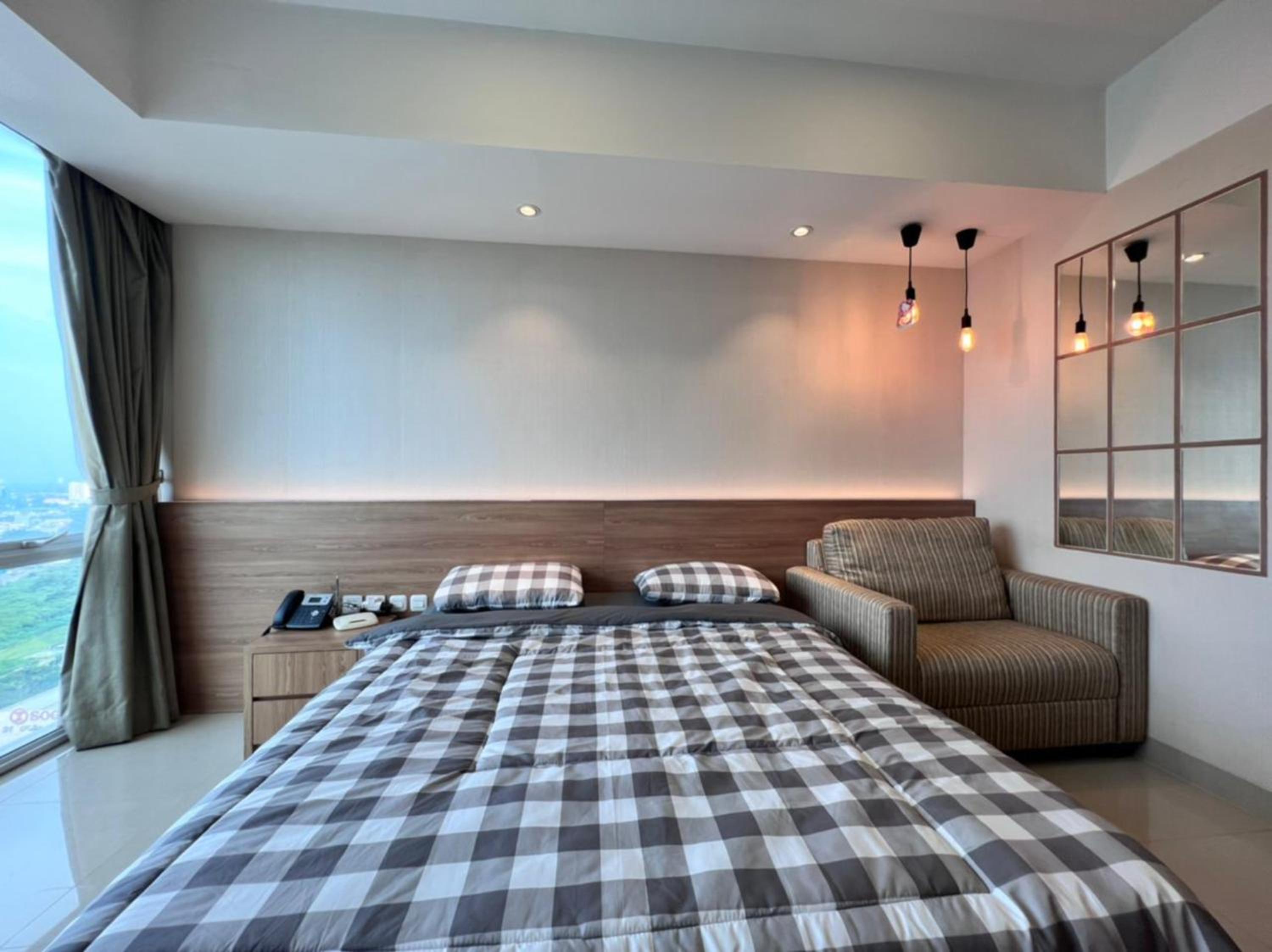 One-Bedroom Apartment - Photo 13