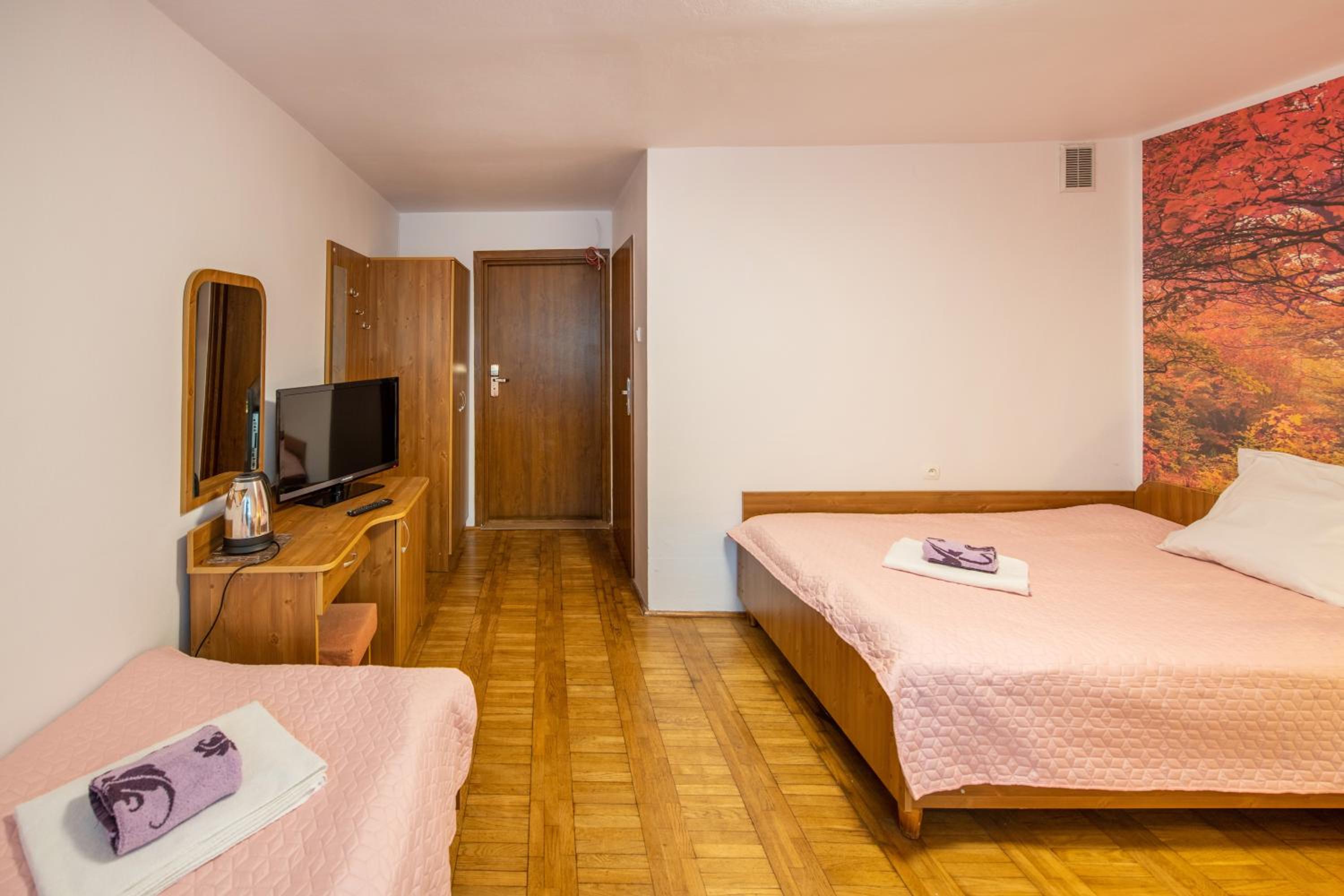 Quadruple Room with Bathroom photo 3