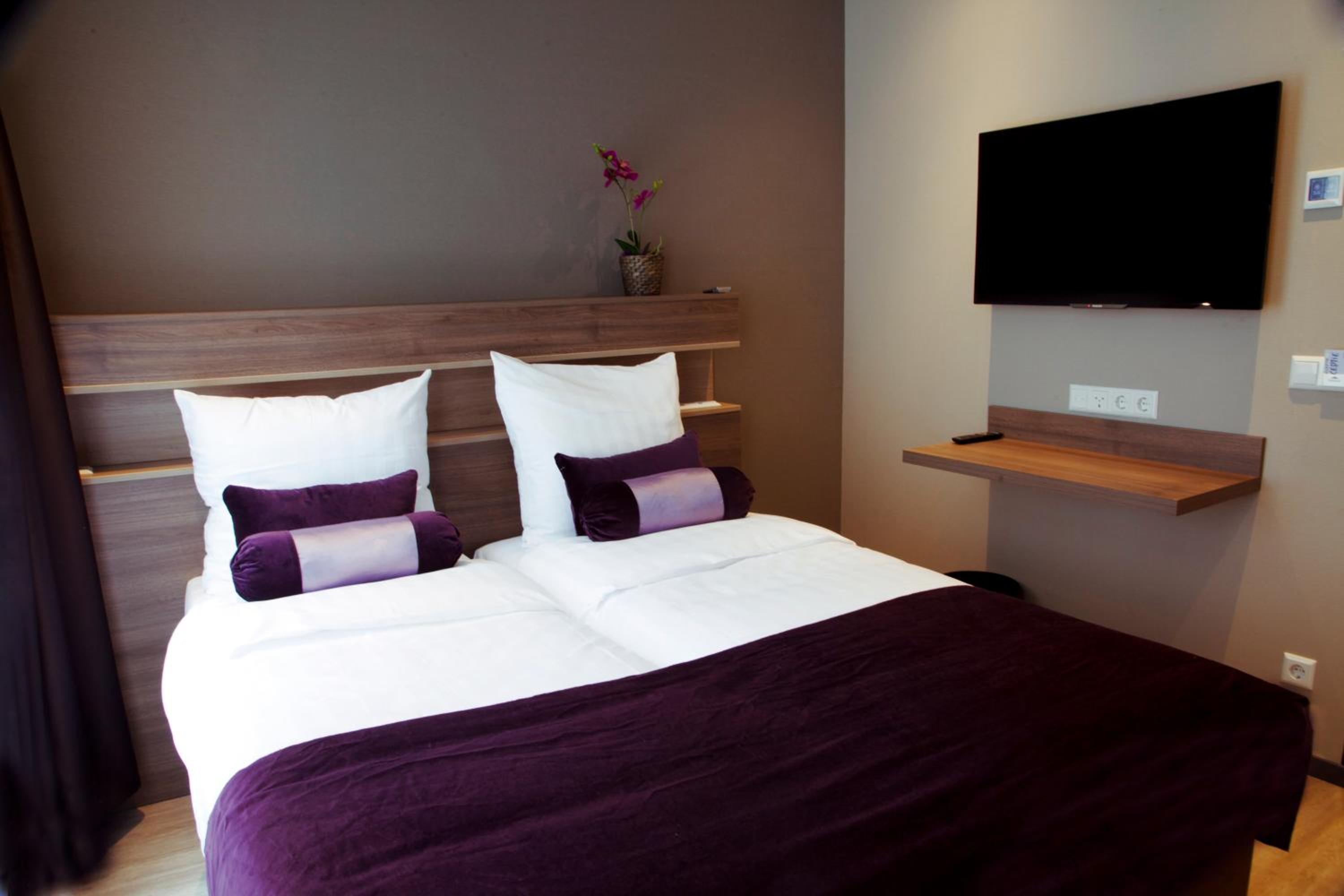 Deluxe Twin Room photo 3