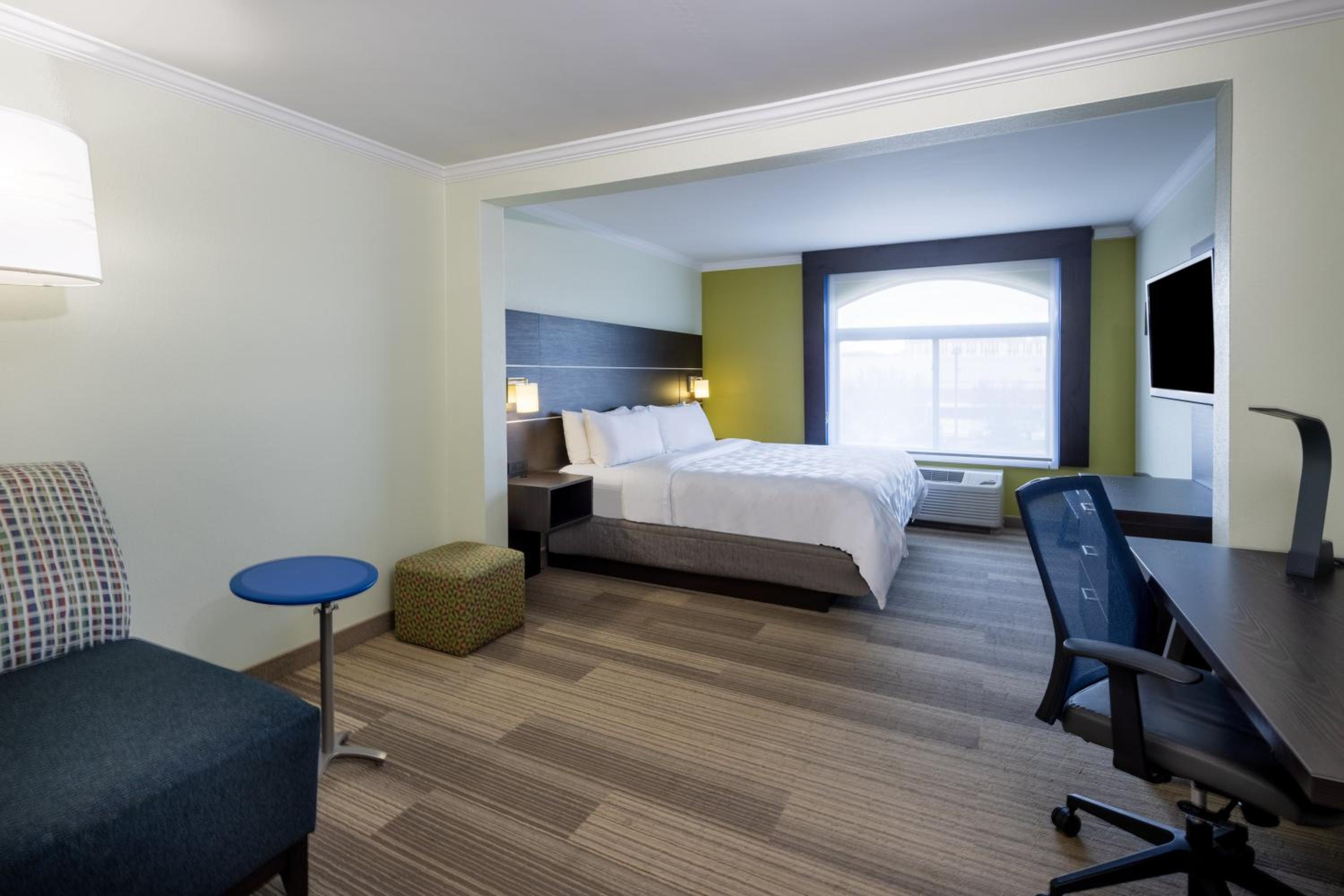 Standard King Room - Photo 2