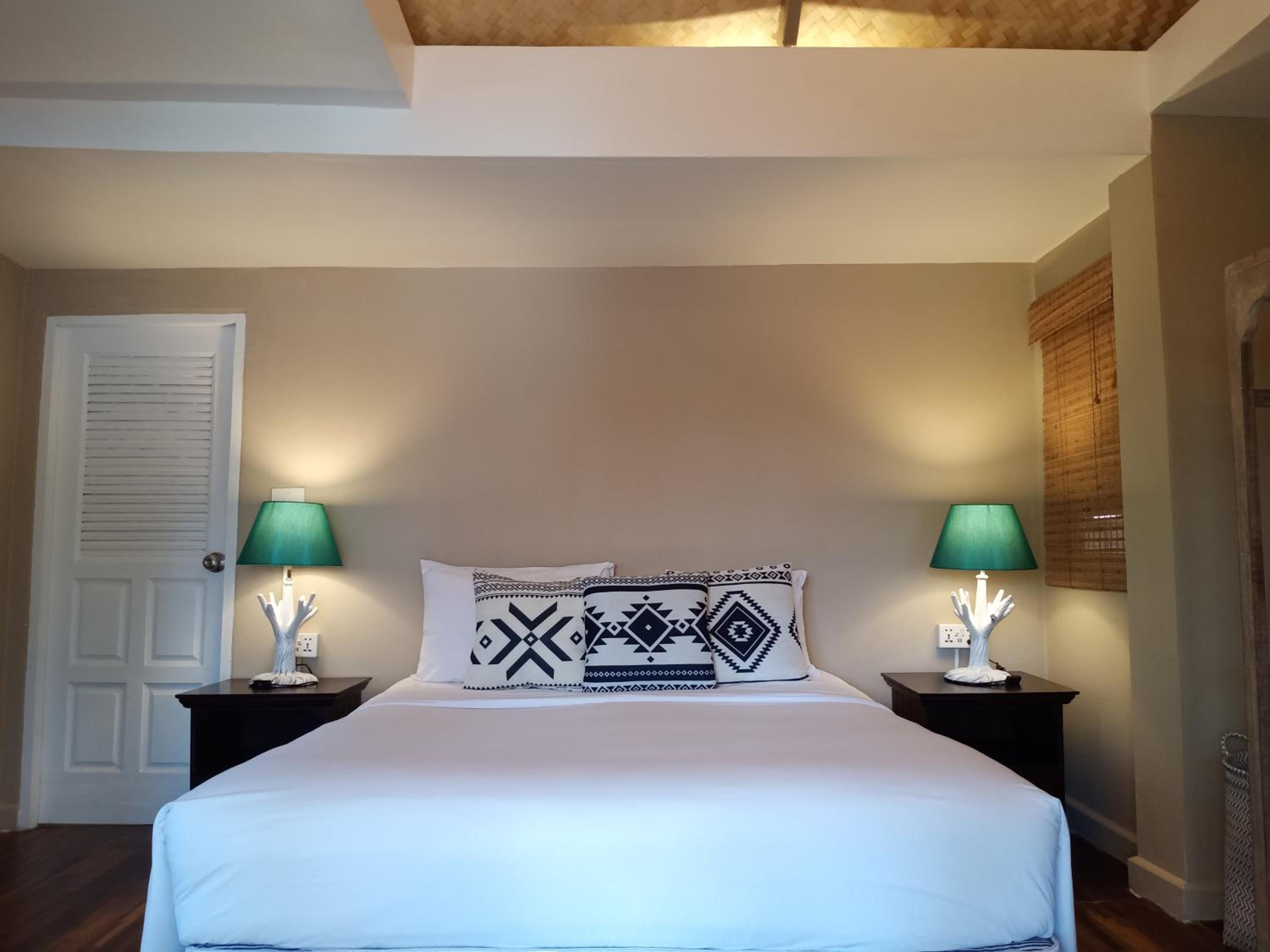 Superior Seaview Villa - Photo 4