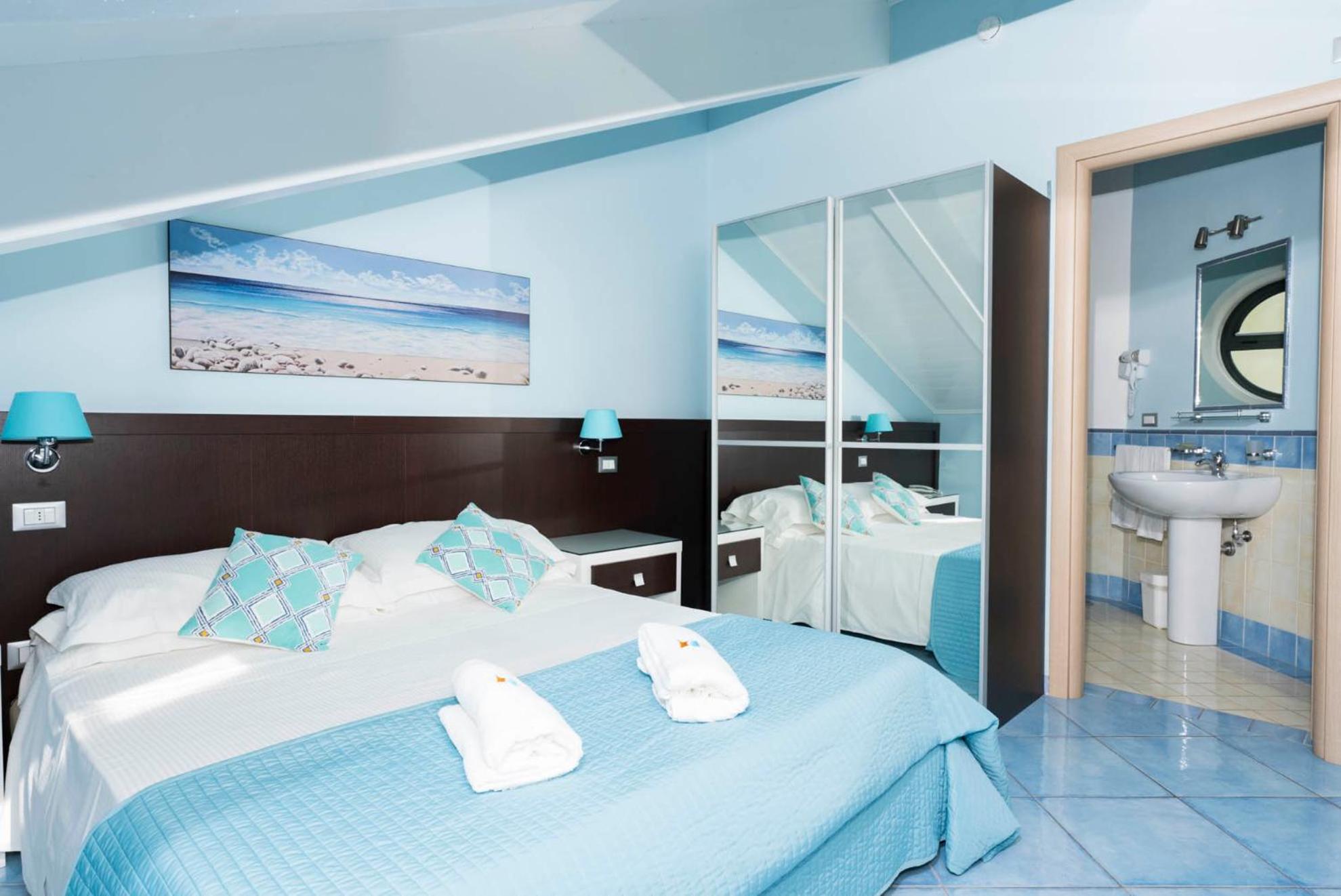 Double Room - Attic - Photo 3