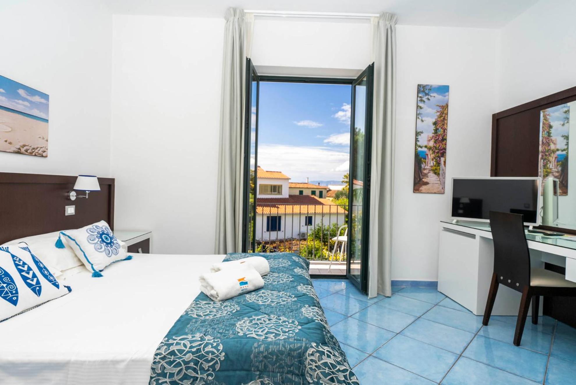 Superior Double Room - Photo 12