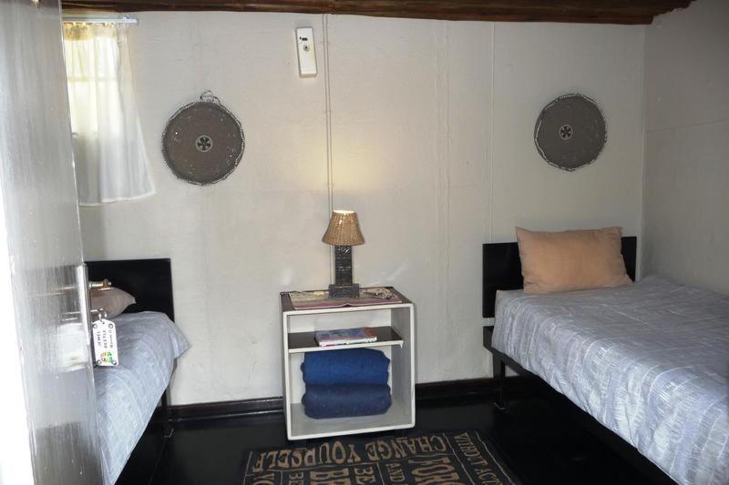 Basic Twin Room photo 3