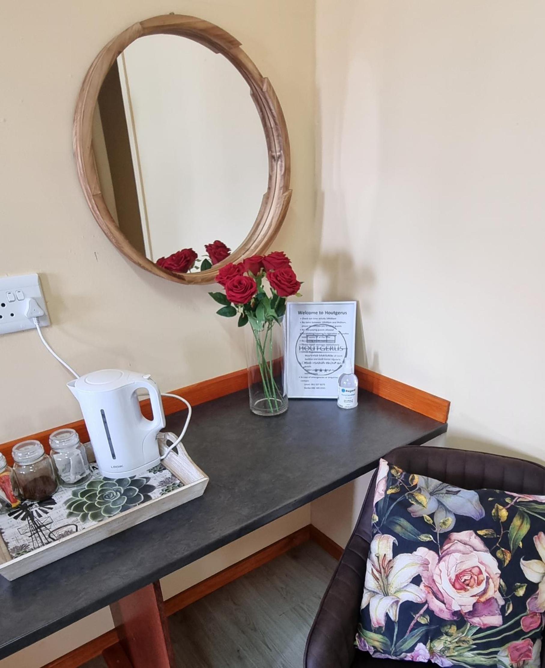 Double Room with Private Bathroom photo 2
