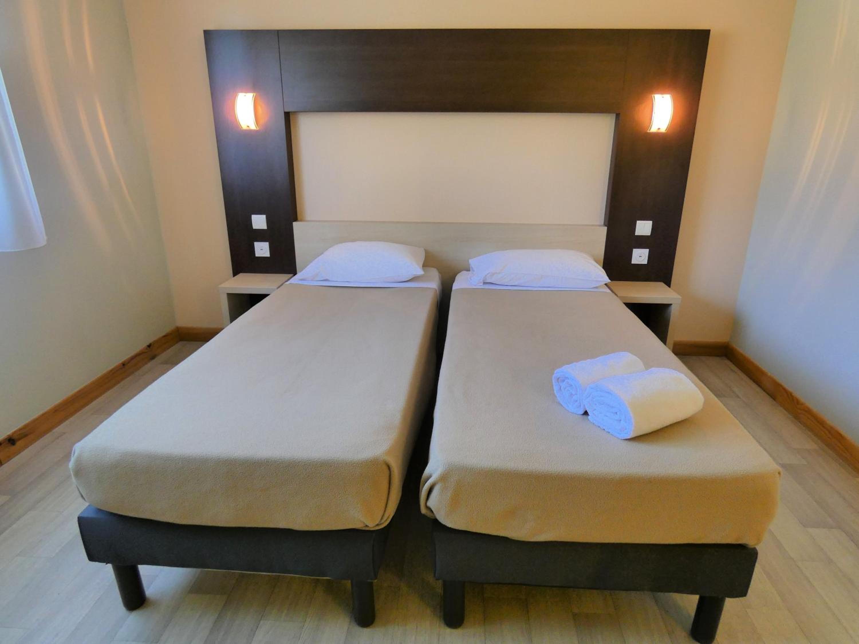 Twin Room - Photo 1